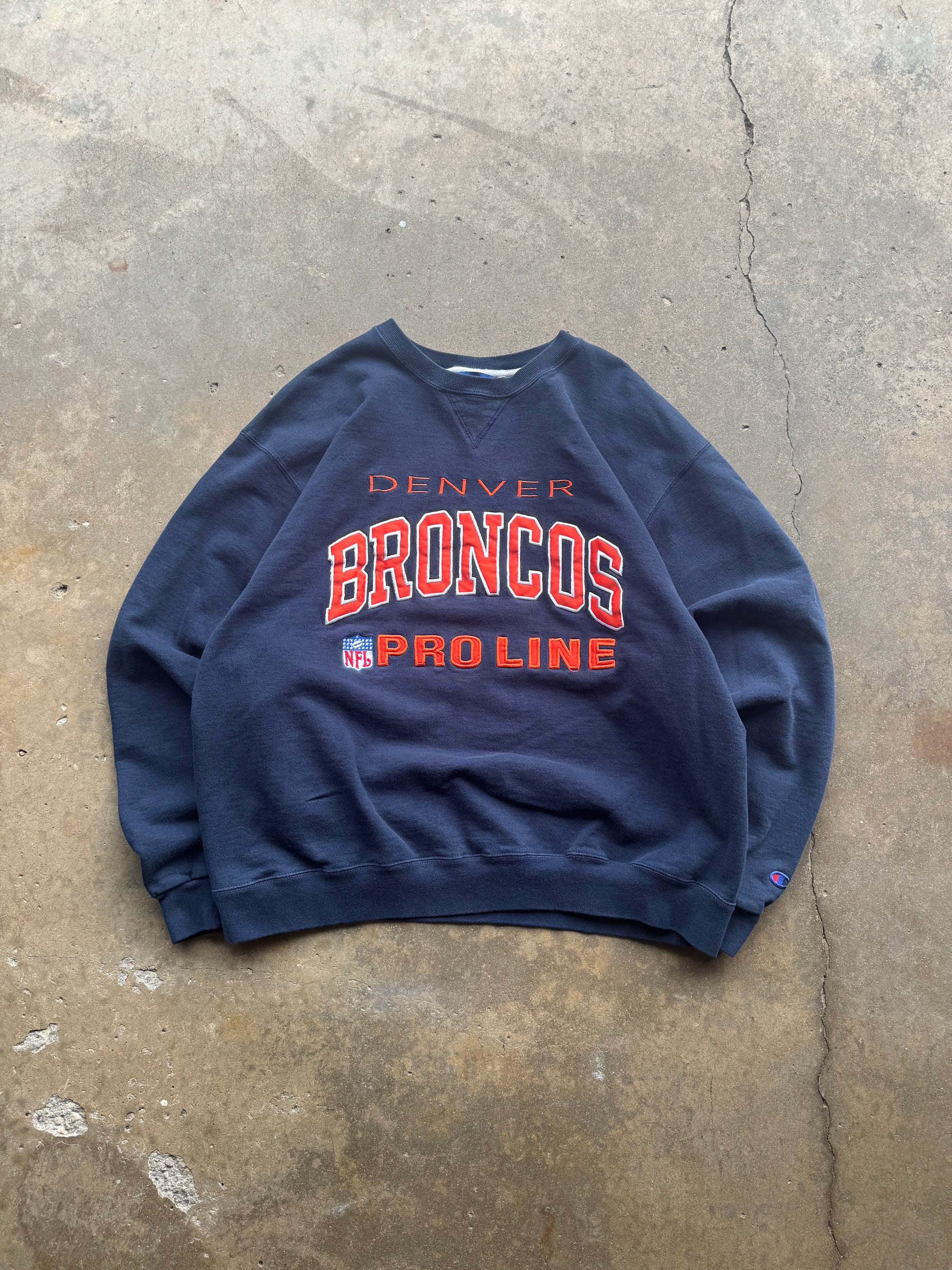 (XL) 90s Denver Broncos Champion Crewneck