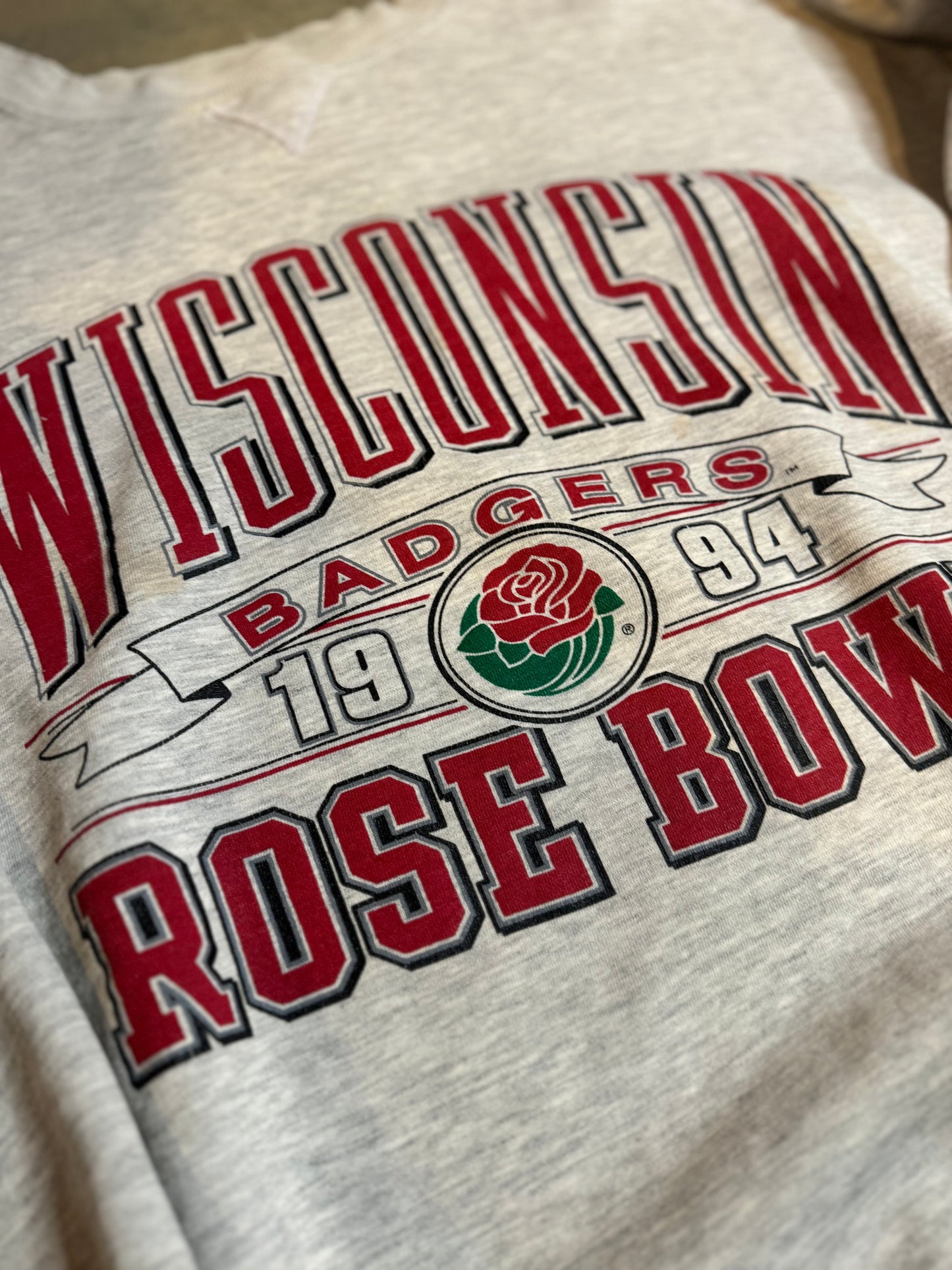 XL - Vintage Wisconsin Badgers Rose Bowl Crewneck