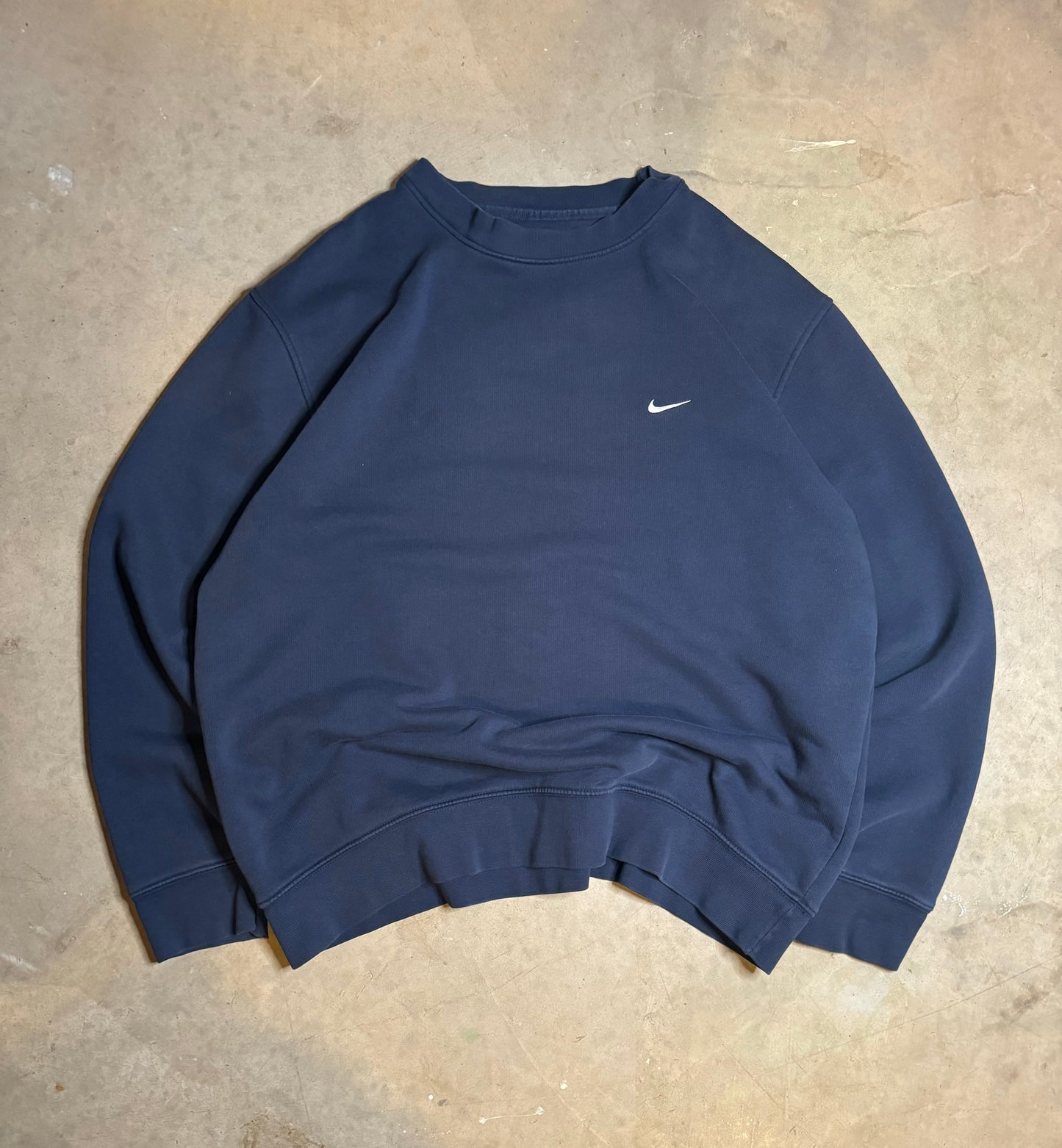 XL - Vintage Nike embroidered swoosh Crewneck