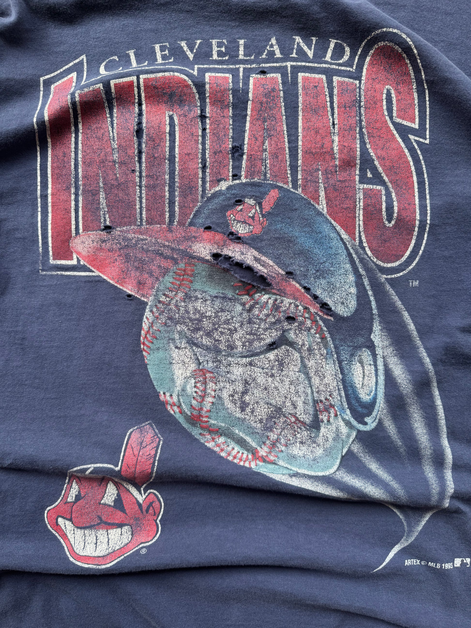 (L) 90s Cleveland Indians Thrashed Tee