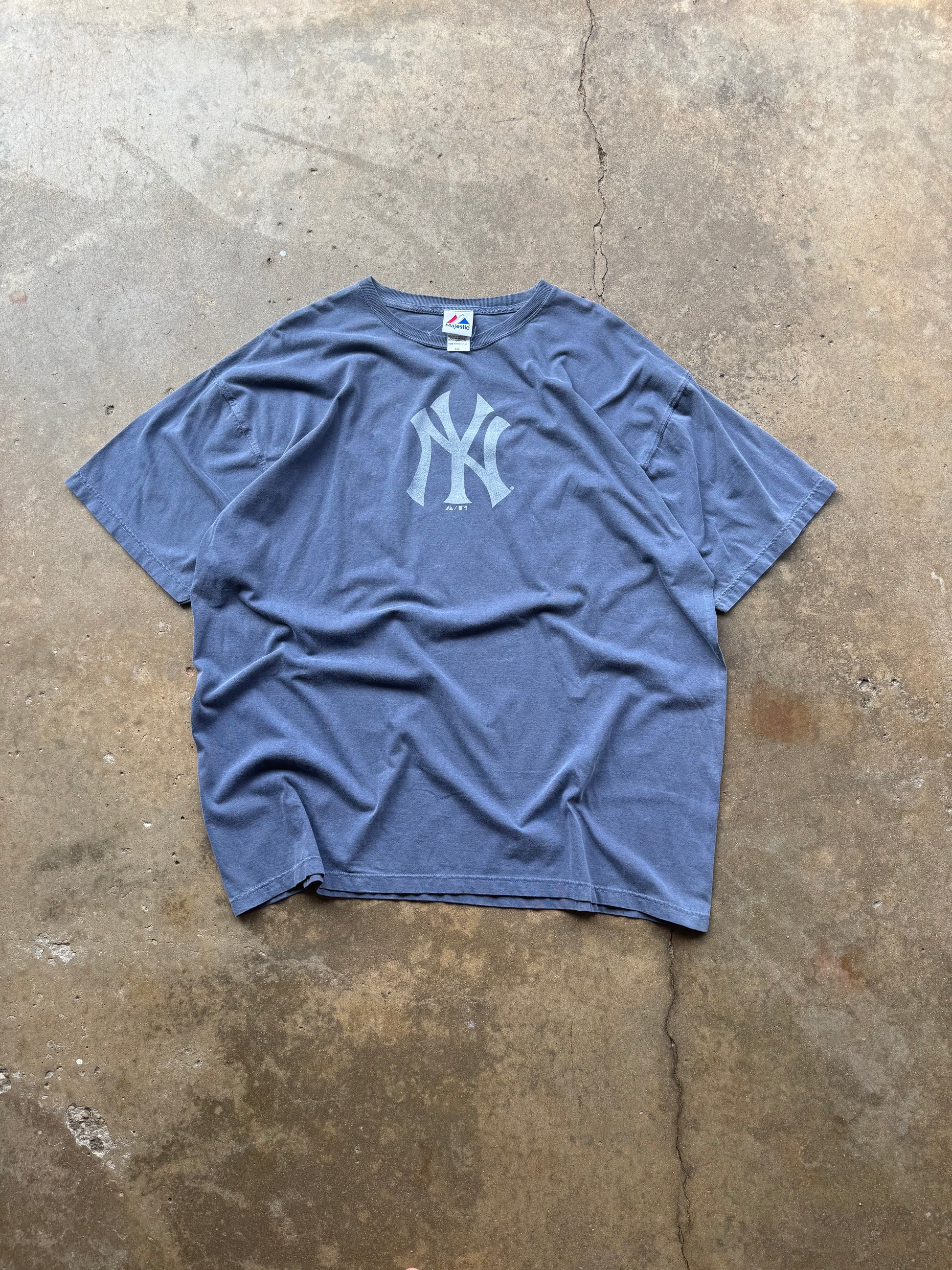 (XXL) 00s New York Yankees Faded Logo Tee