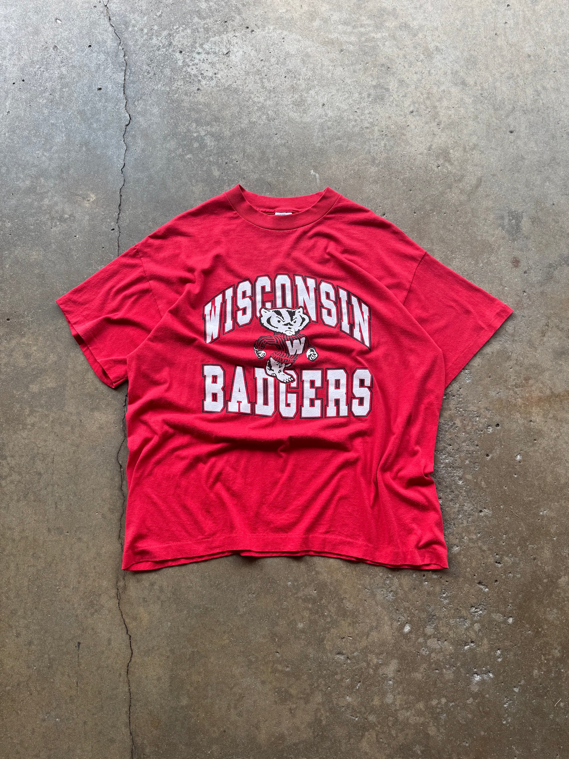(L) 80s Wisconsin Badgers Logo Tee