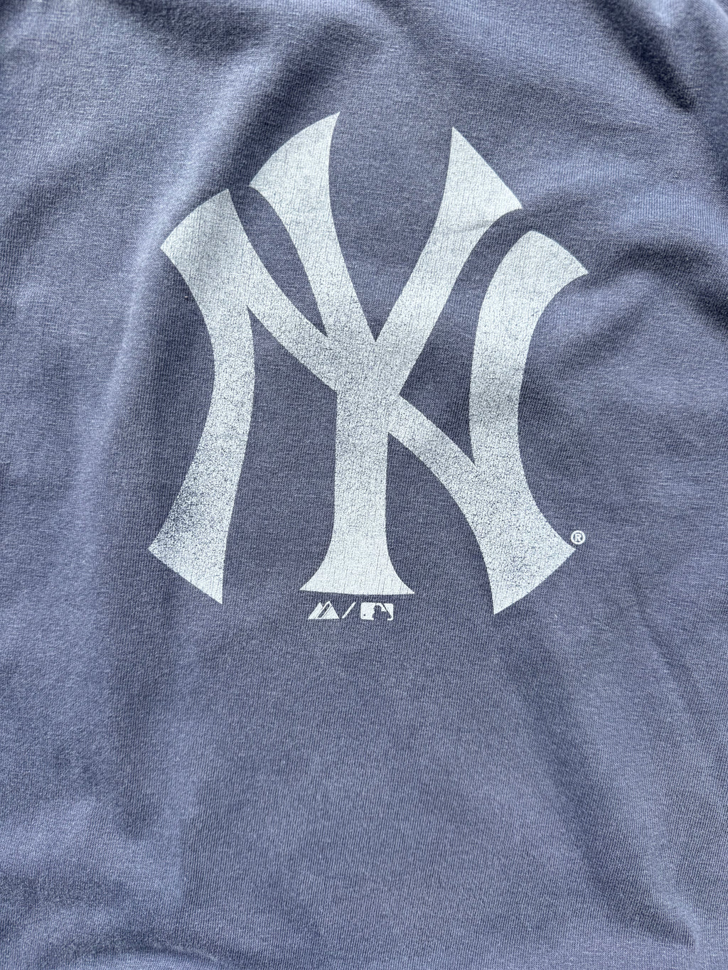 (XXL) 00s New York Yankees Faded Logo Tee