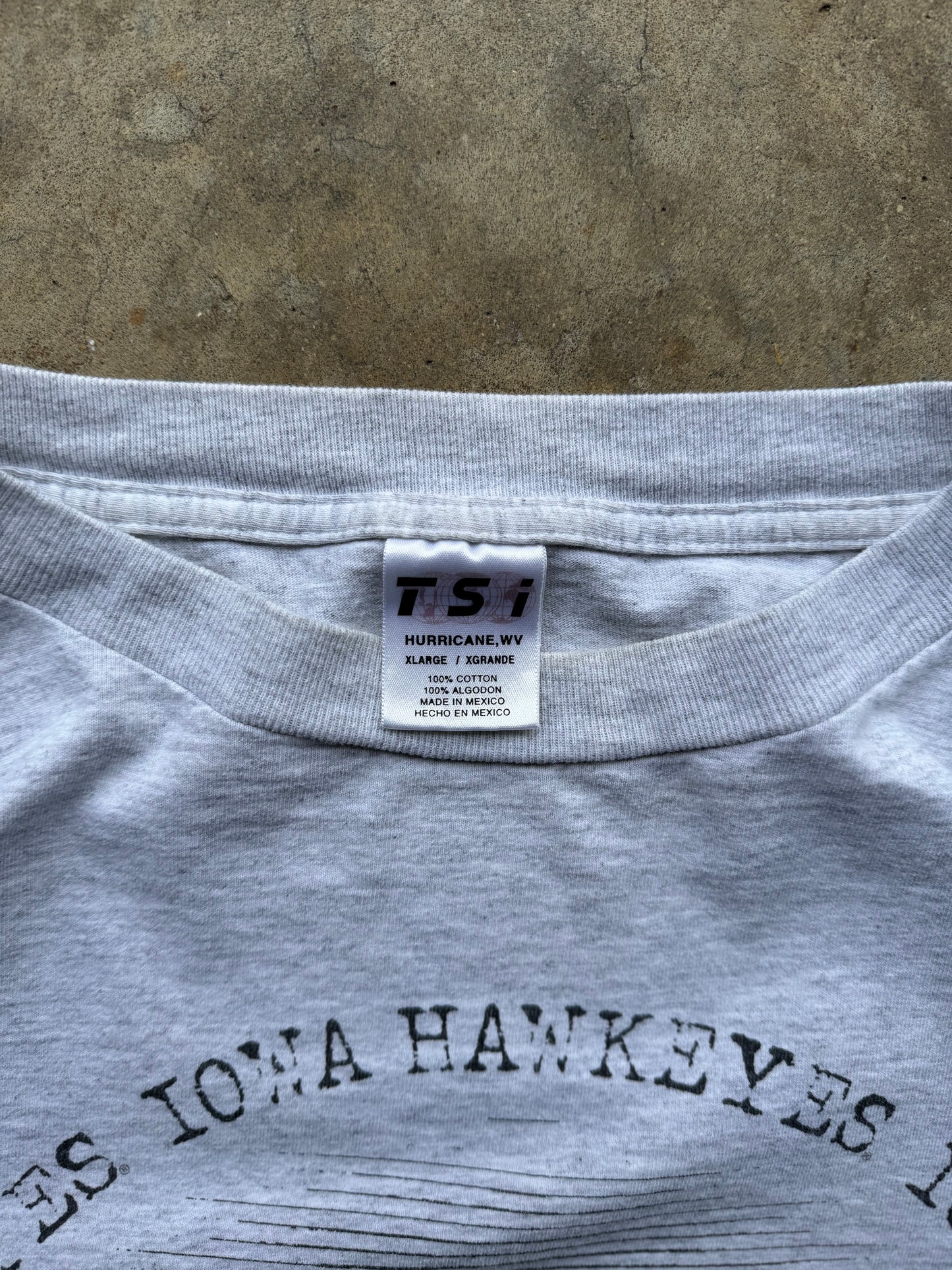 XL - Vintage University of Iowa Hawkeyes Tee