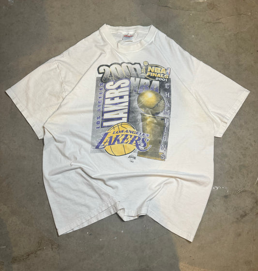 XL-01’ Vintage Los Angles Lakers Vintage Tee