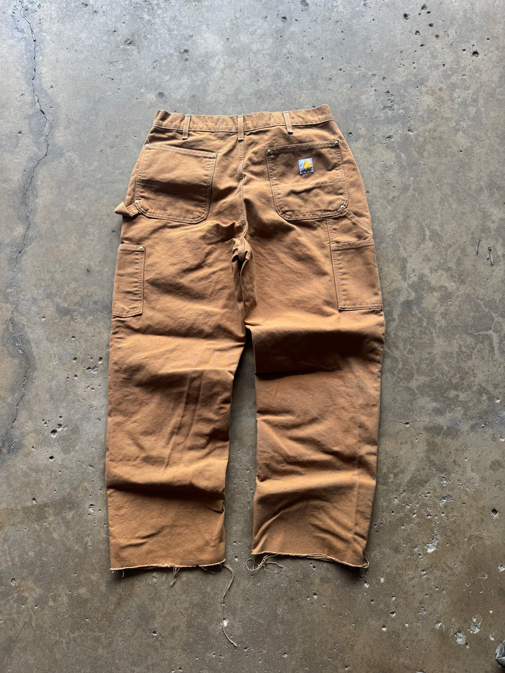 (36) 00s Carhartt Double Knee Pants