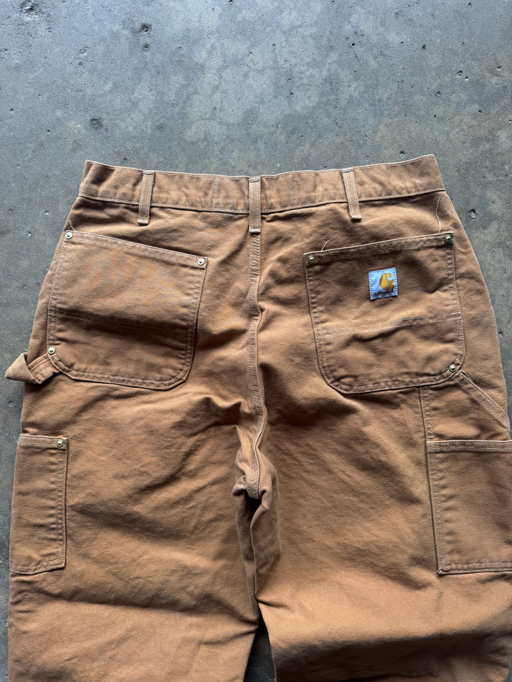 (36) 00s Carhartt Double Knee Pants