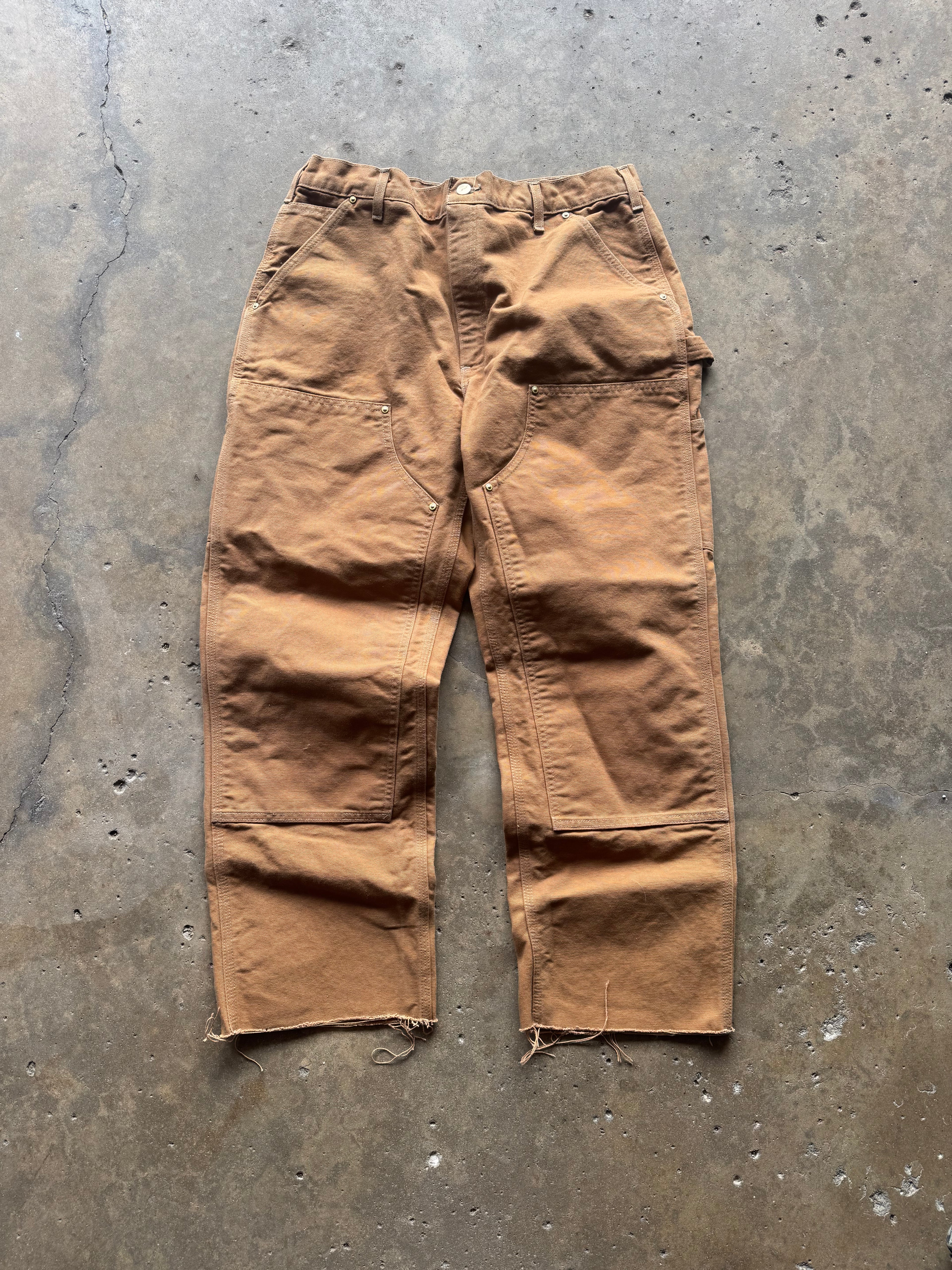 (36) 00s Carhartt Double Knee Pants