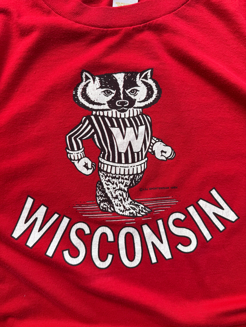 (L) 80s Wisconsin badgers Graphic Tee