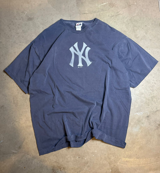 XXL - Vintage New York Yankees Center Logo Tee