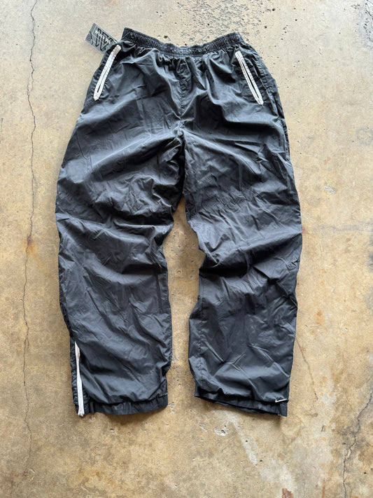 M - Vintage Black Nike Parachute Pants