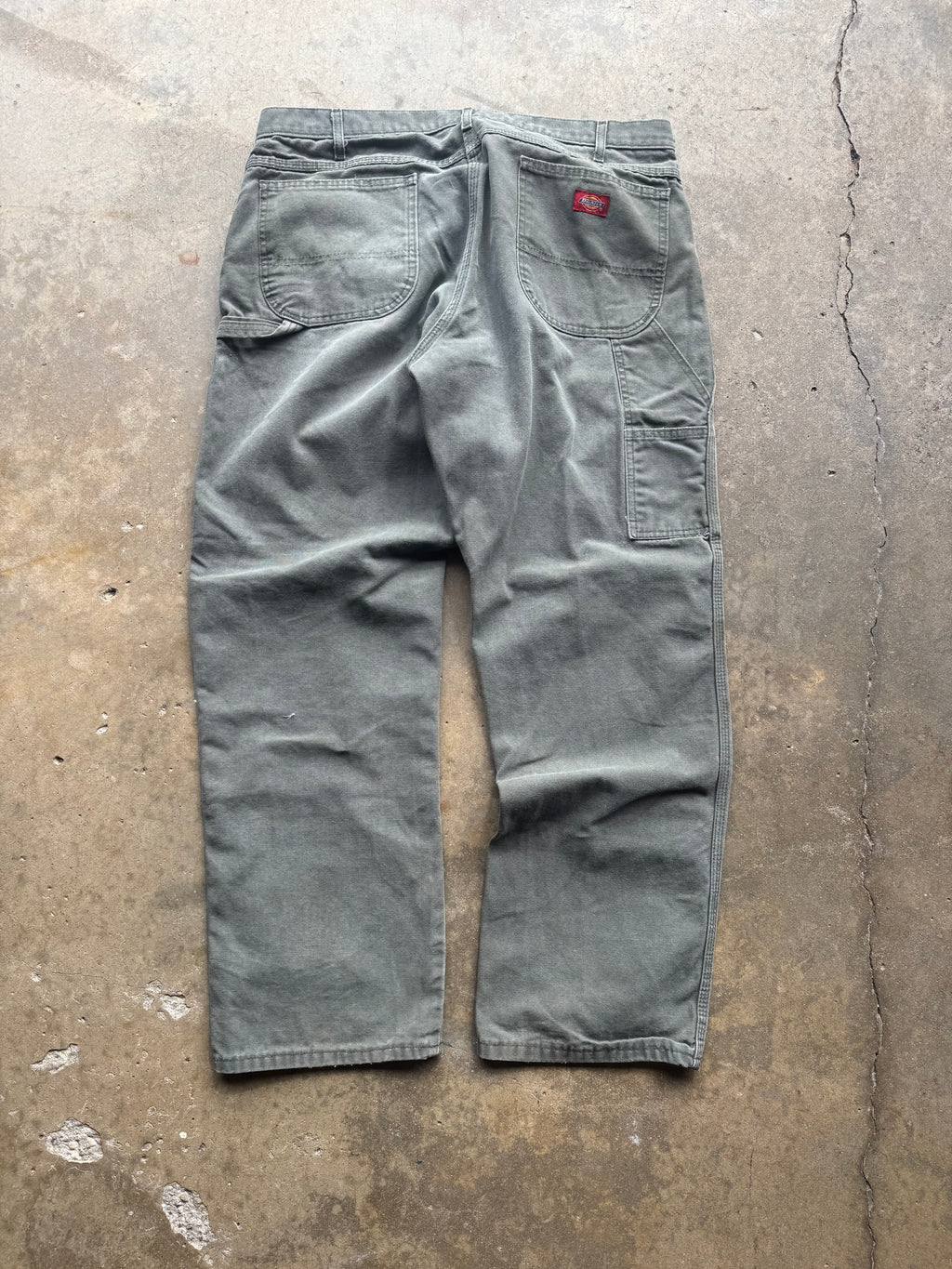 (36) 00s Faded Olive Dickies Carpenter Pants