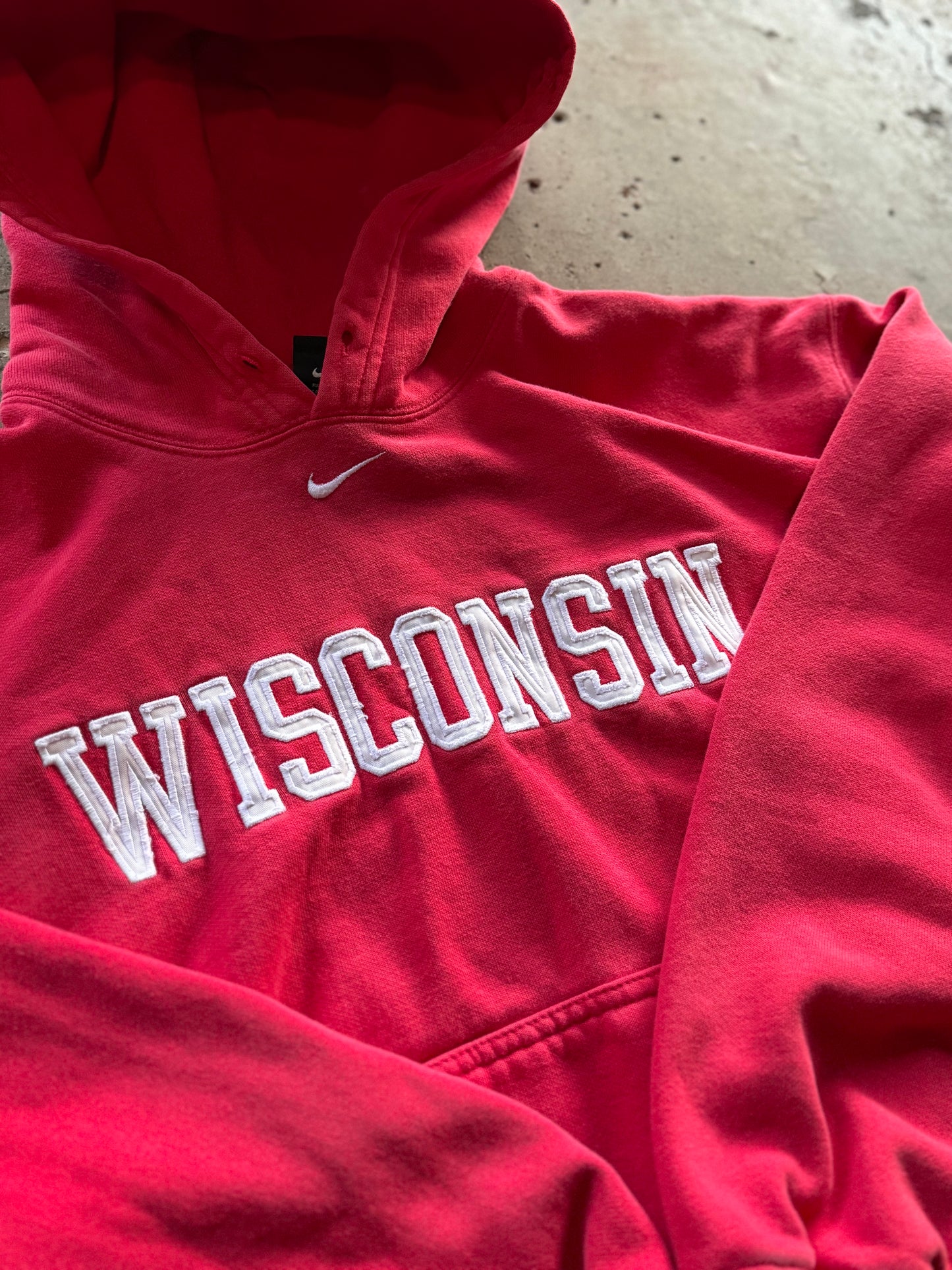 M - Vintage Nike Wisconsin Badgers Center Swoosh Hoodie