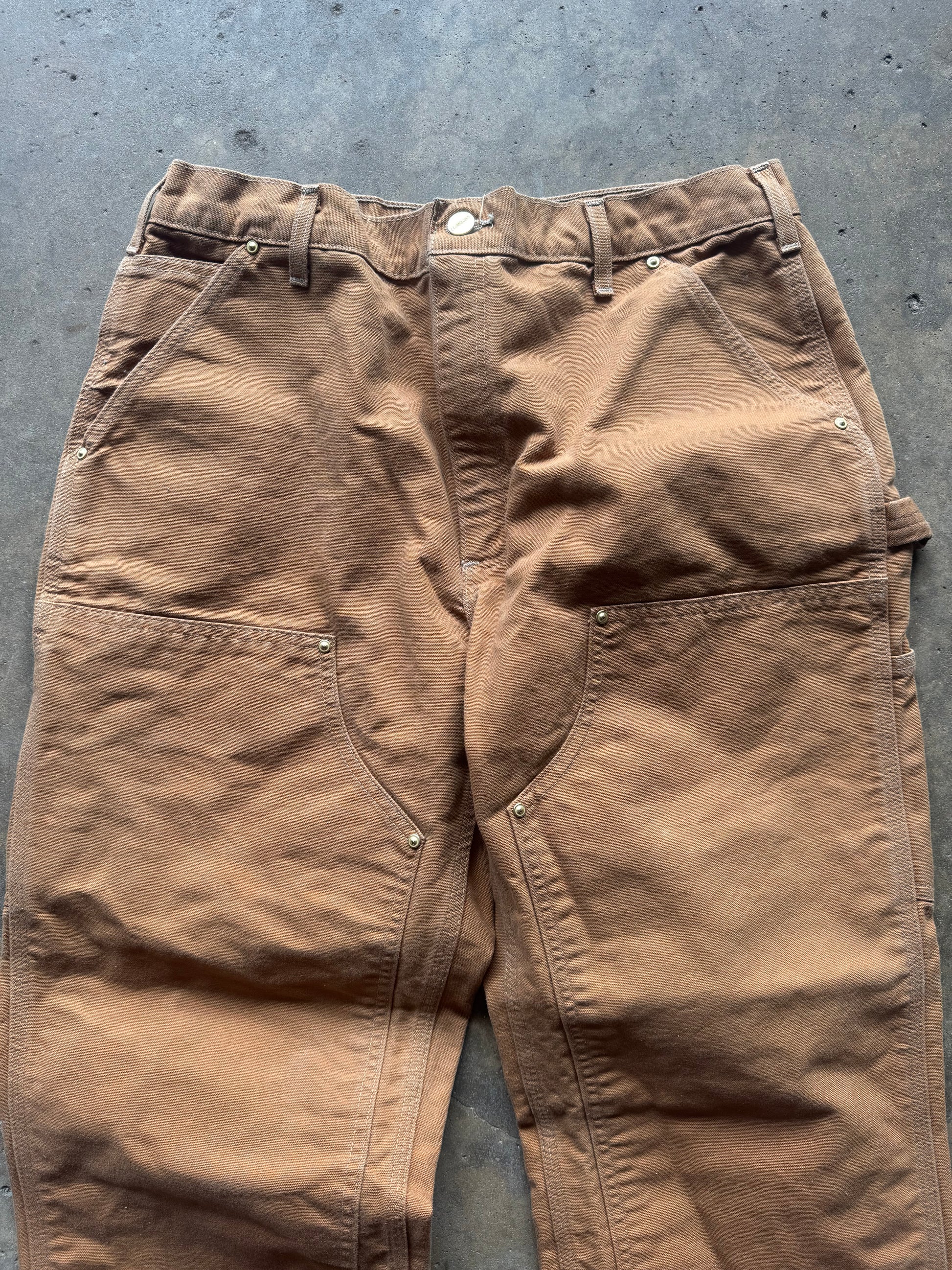 (36) 00s Carhartt Double Knee Pants