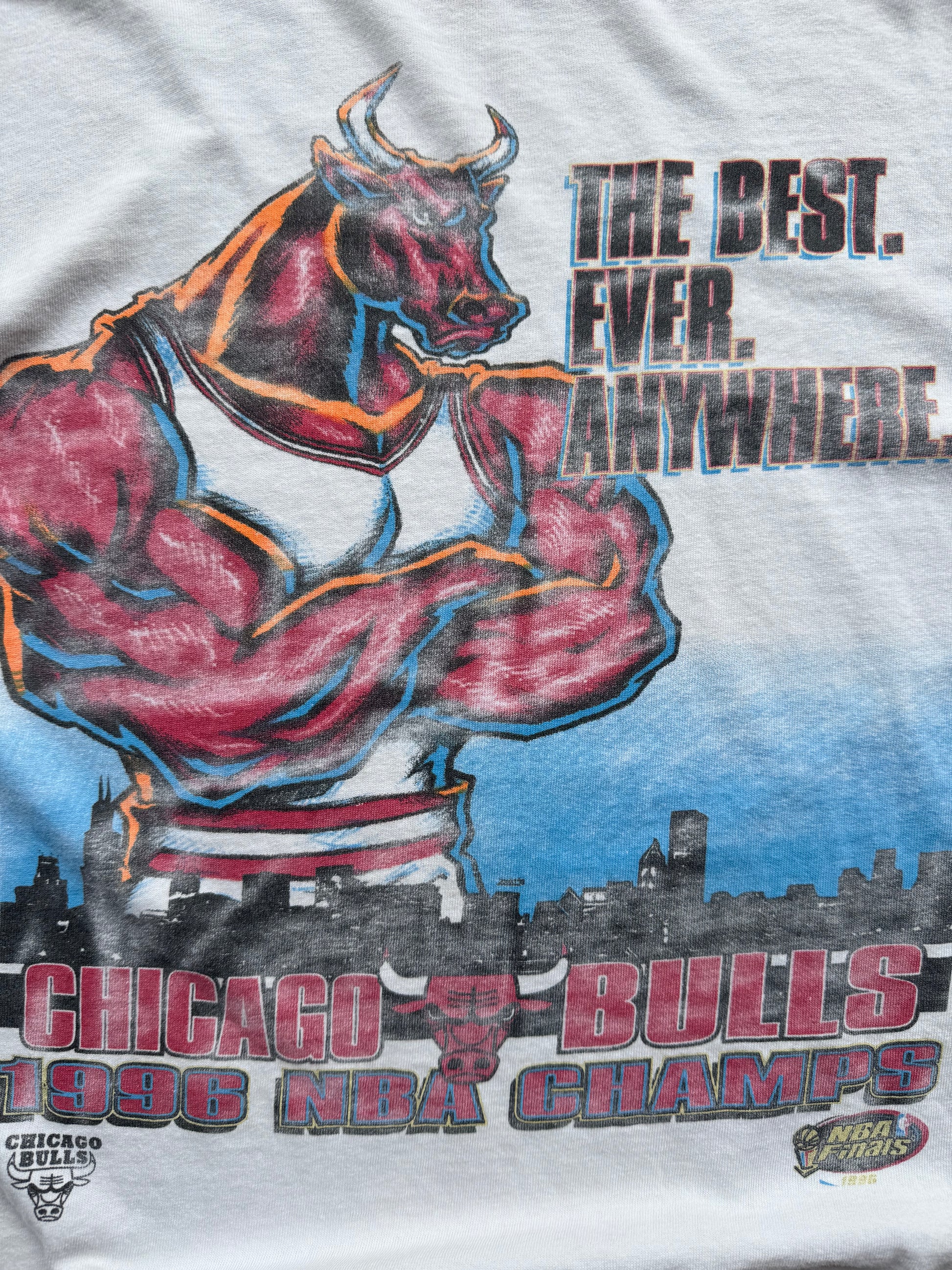 (L) 90s Chicago Bulls NBA Champs Graphic Tee