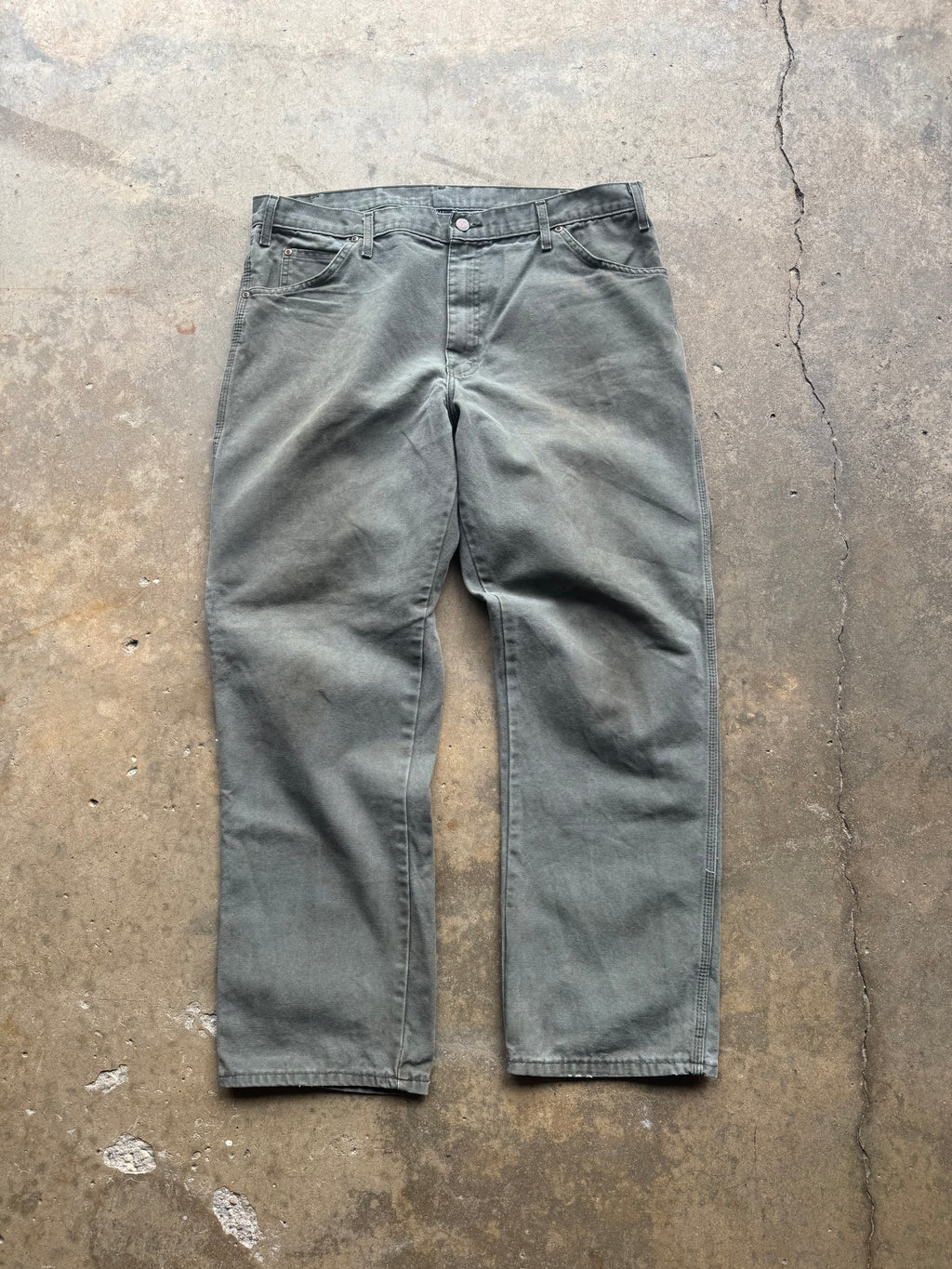 (36) 00s Faded Olive Dickies Carpenter Pants