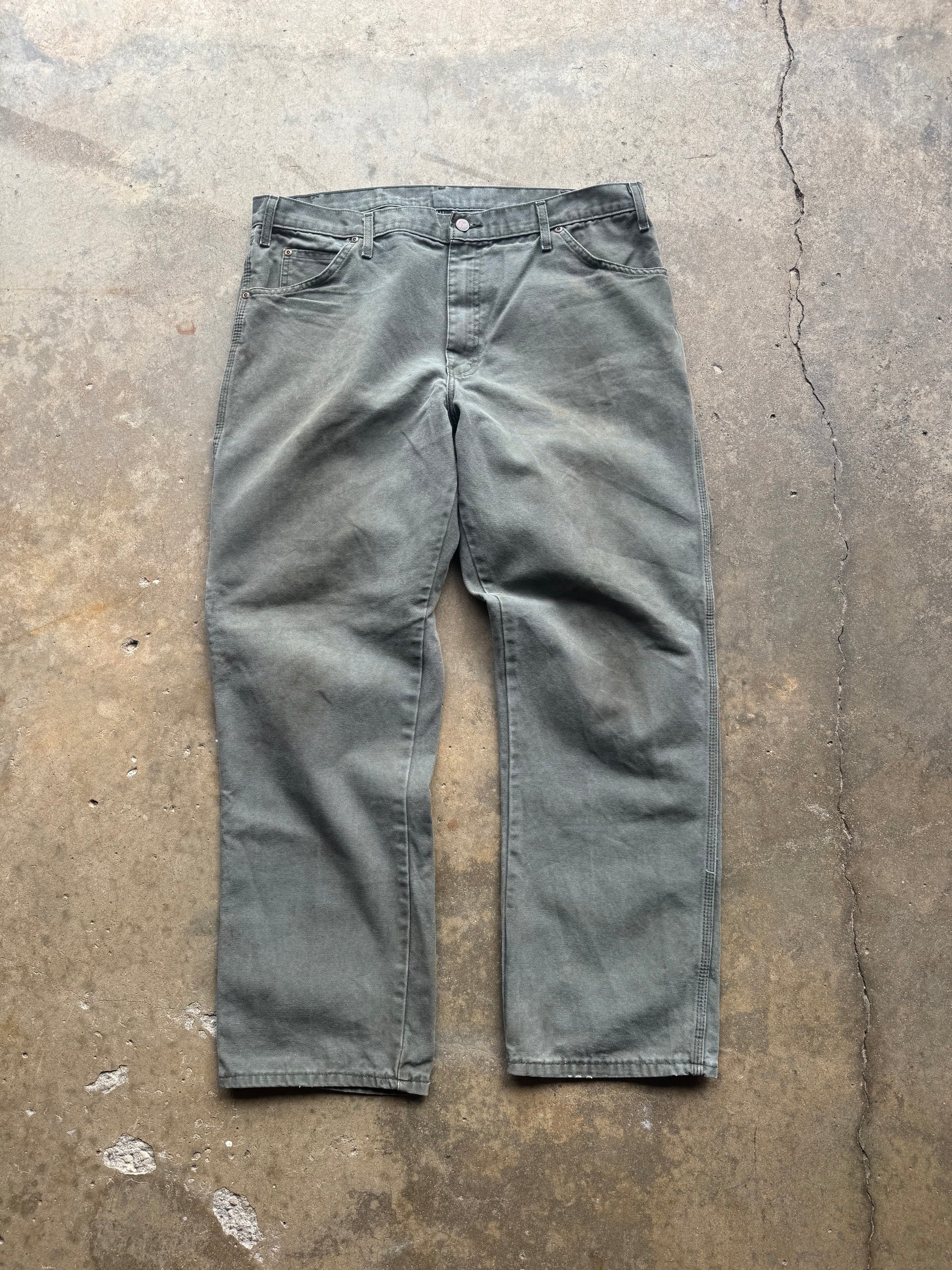 (36) 00s Faded Olive Dickies Carpenter Pants