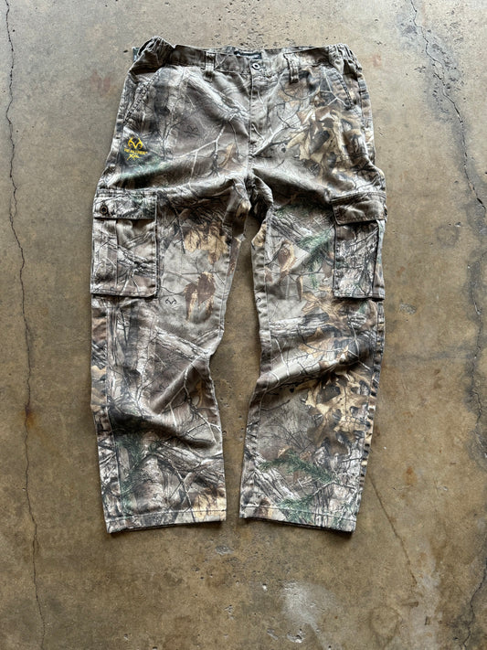 36 - Real Tree Camo Cargo Pants