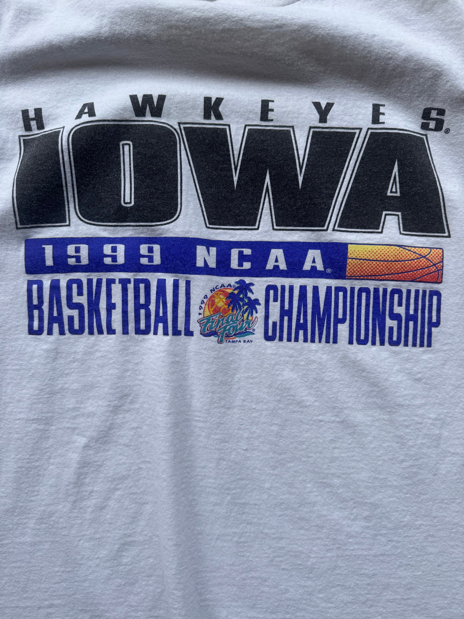 (XL) 90s Iowa Hawkeyes Final Four Champs Tee