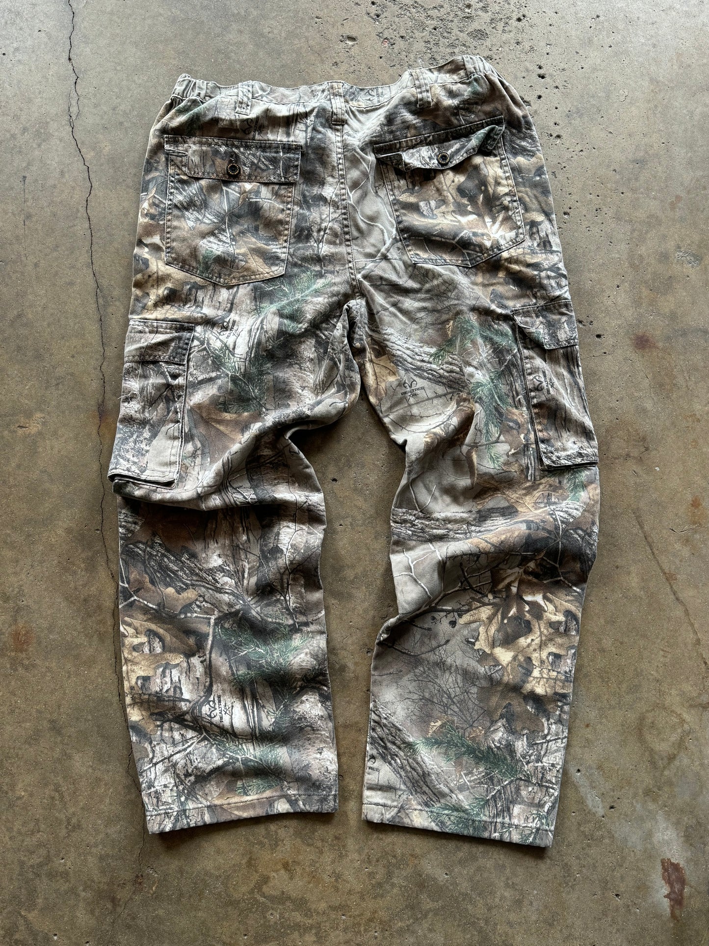 36 - Real Tree Camo Cargo Pants