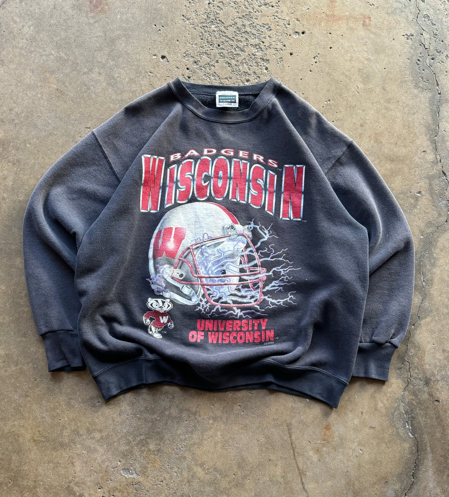 XL - Vintage Wisconsin Badgers Lighting Crewneck