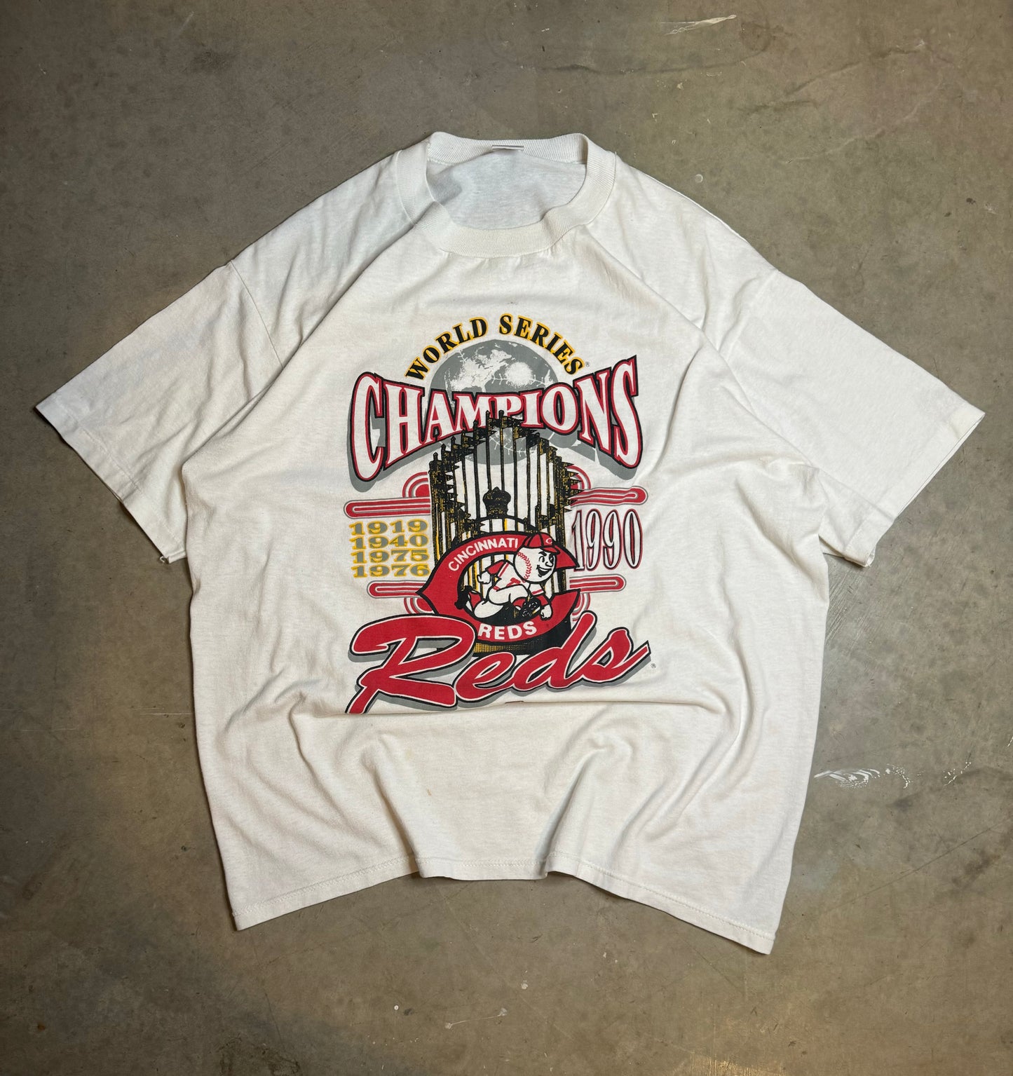 XL - Vintage Cincinnati Reds World Series Champs tee