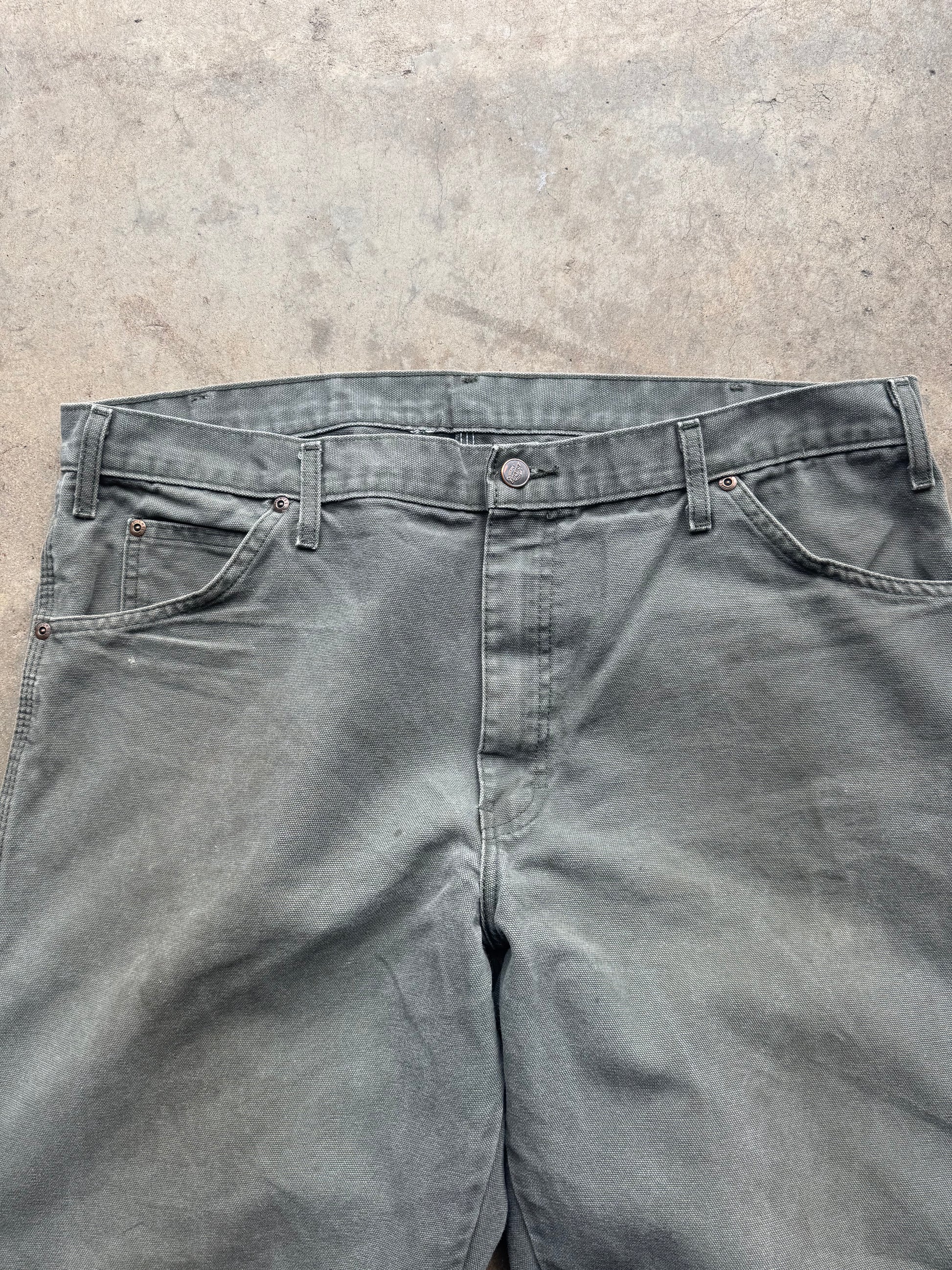 (36) 00s Faded Olive Dickies Carpenter Pants