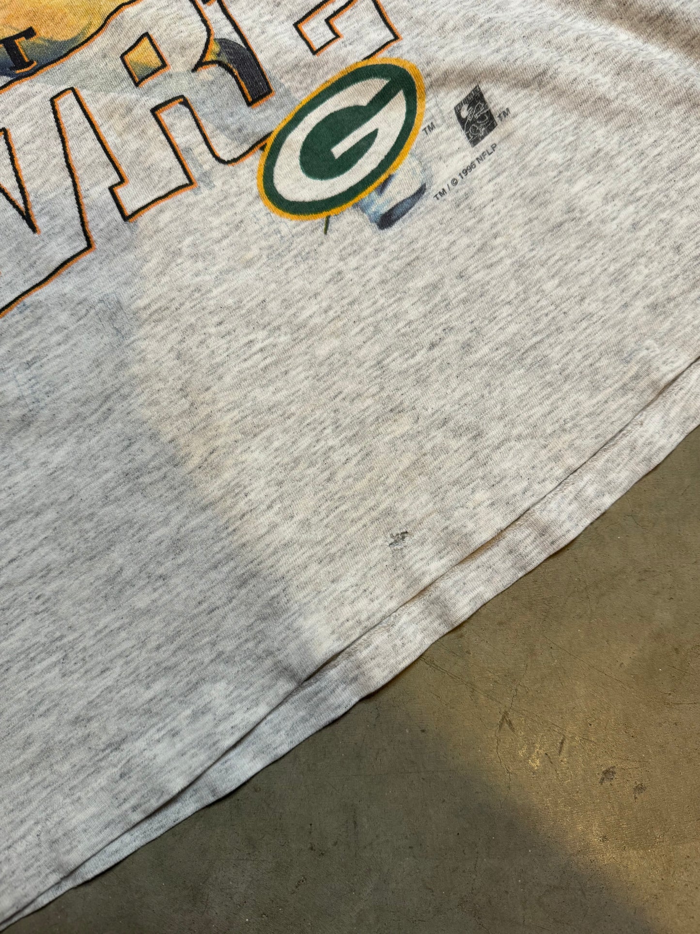 L-90s Packers Brett Favre Thrashed Vintage Tee