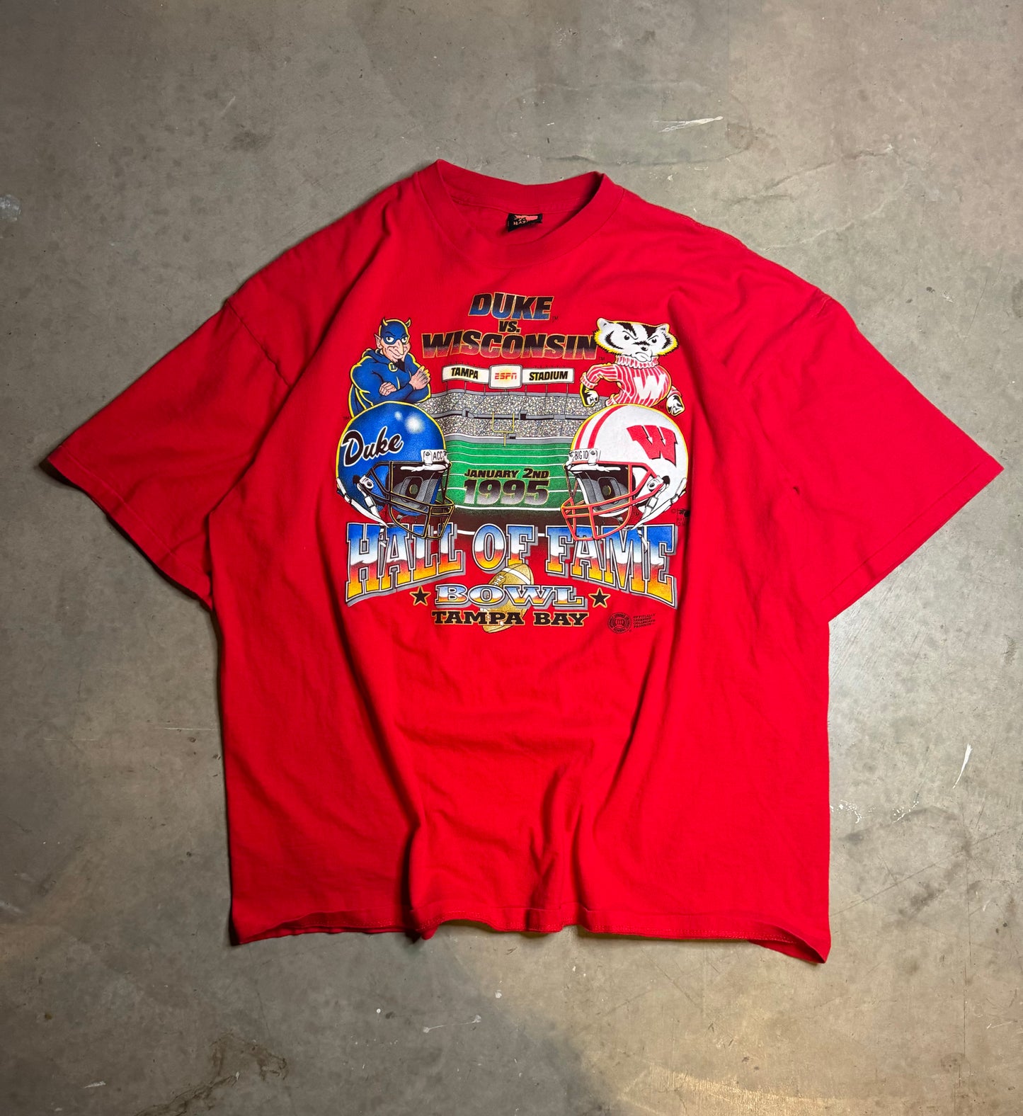 XXL - Vintage Wisconsin Badgers vs Duke Tee