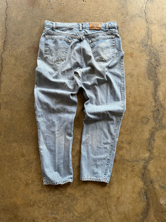 38 - Thrashed Vintage Levi 550 Jeans