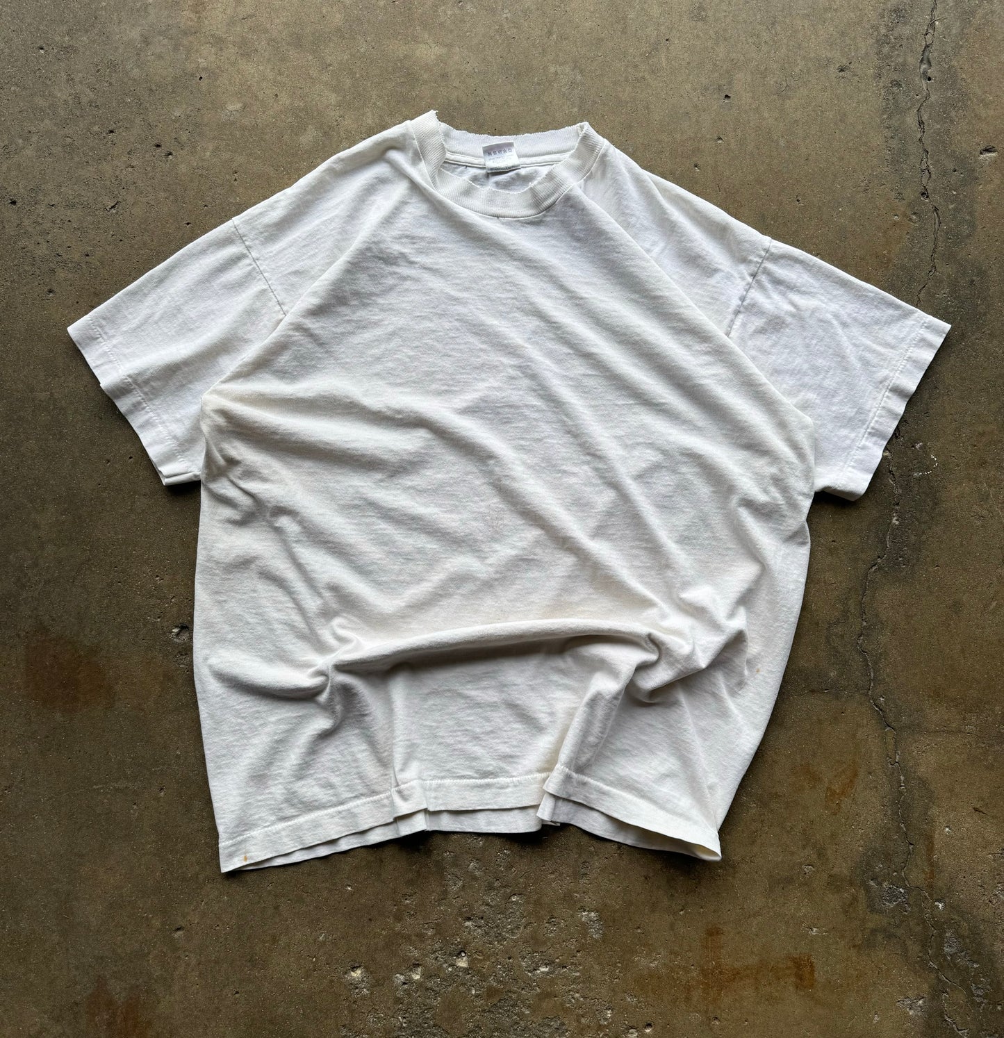 L - Vintage Faded Marlboro Cigarets Tee