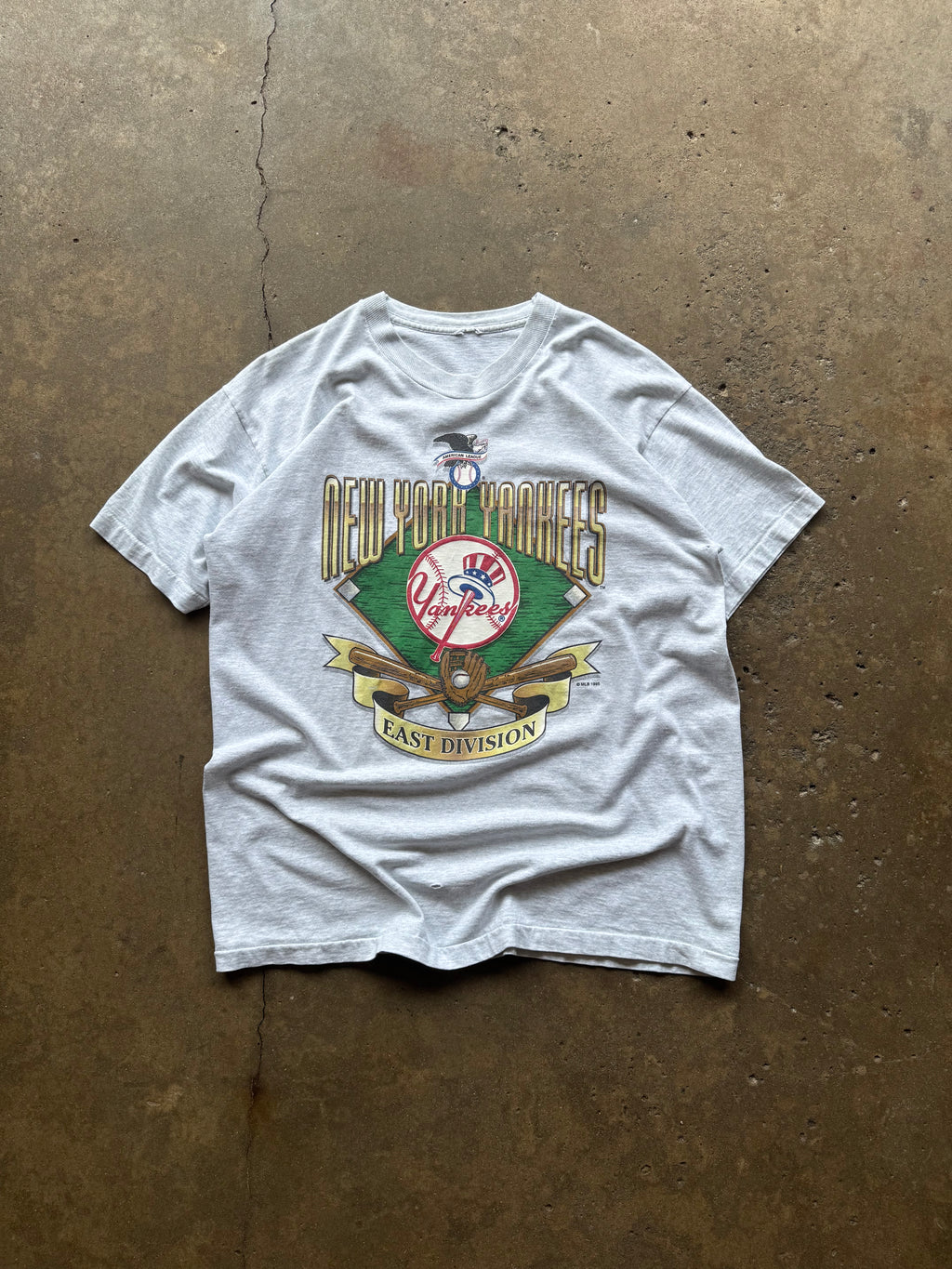 (XL) 90s New York Yankees Graphic Tee