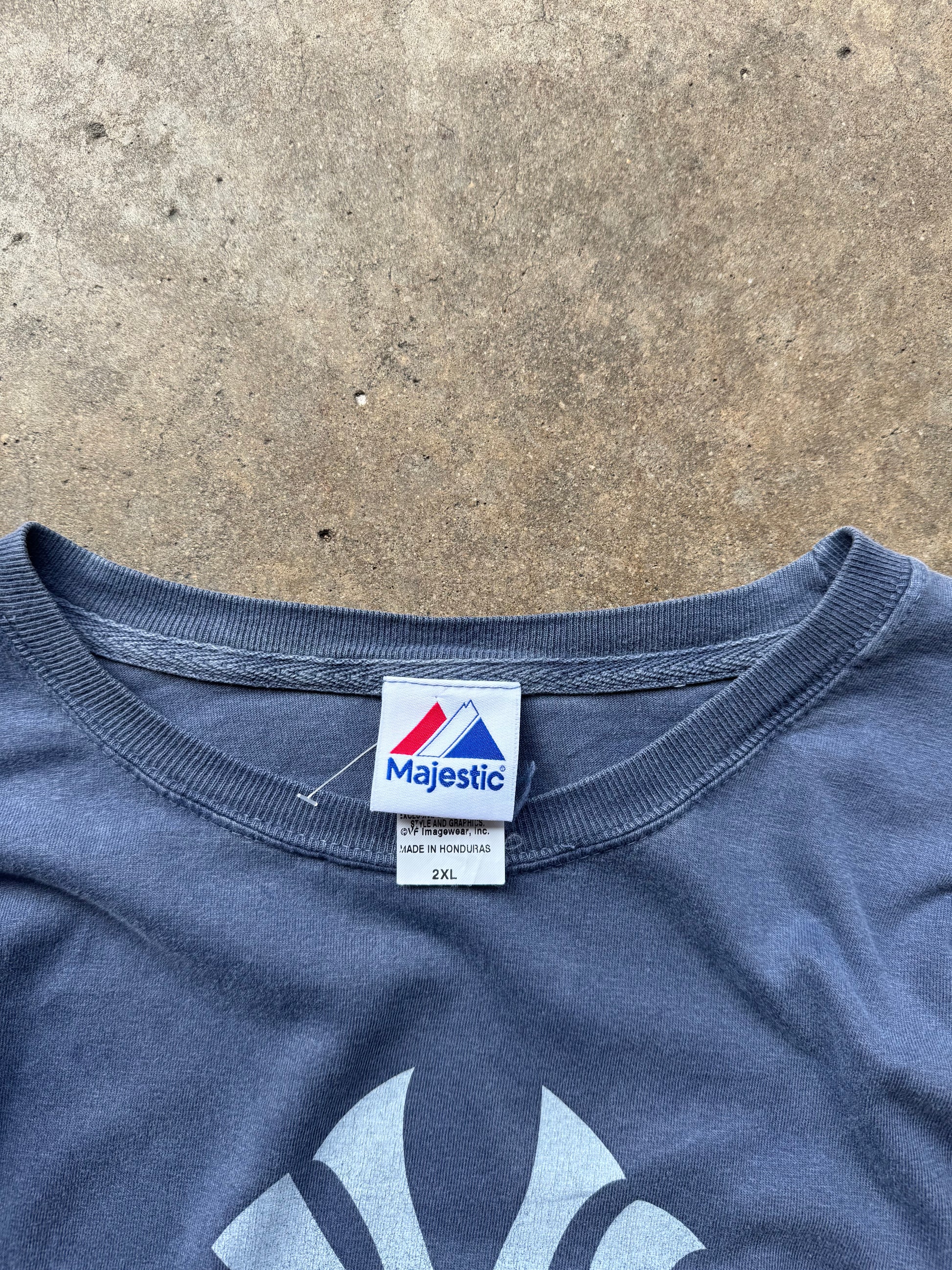 (XXL) 00s New York Yankees Faded Logo Tee
