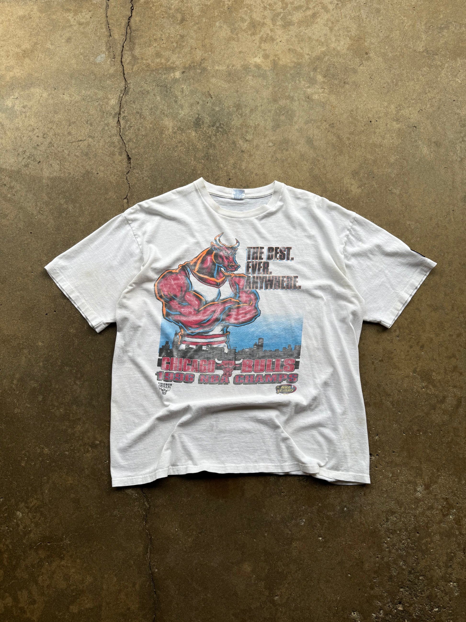 (L) 90s Chicago Bulls NBA Champs Graphic Tee