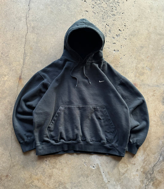 M - Vintage black Nike Essential Hoodie