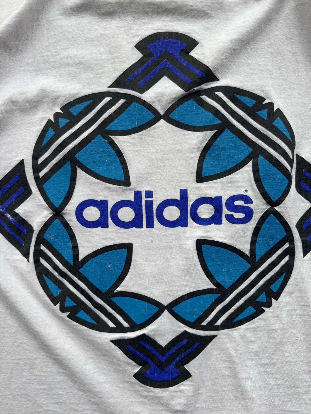 (L) 90s Cropped Adidas Graphic Tee