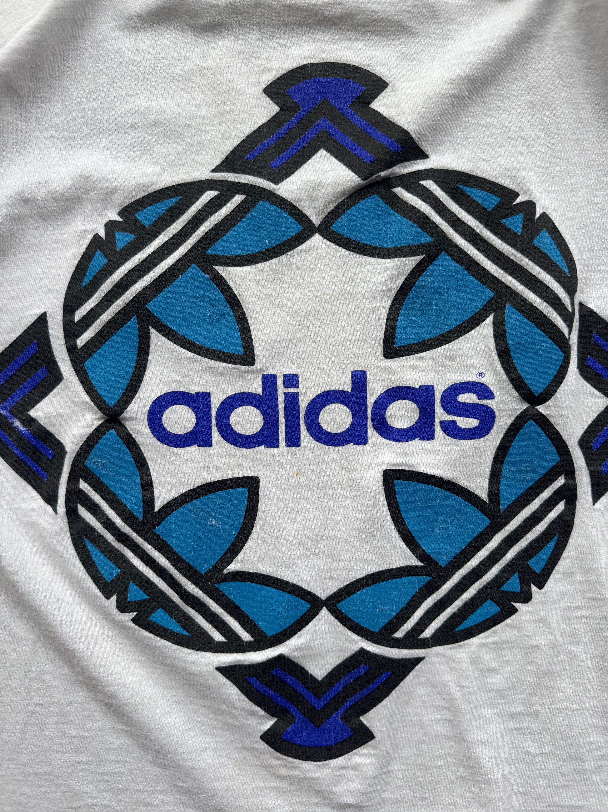 (L) 90s Cropped Adidas Graphic Tee