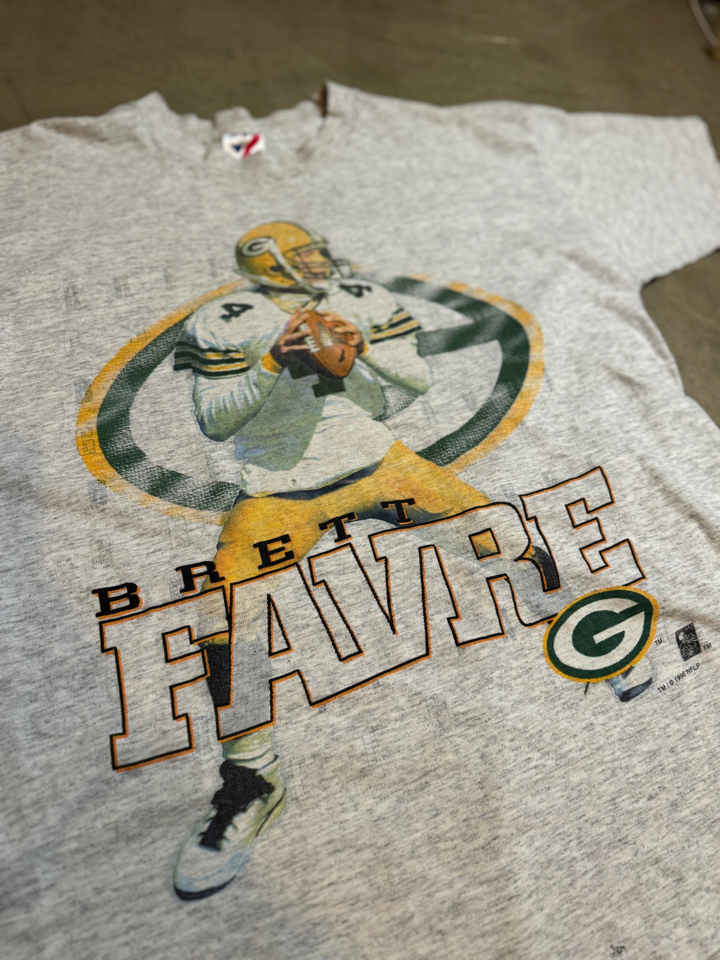 L-90s Packers Brett Favre Thrashed Vintage Tee