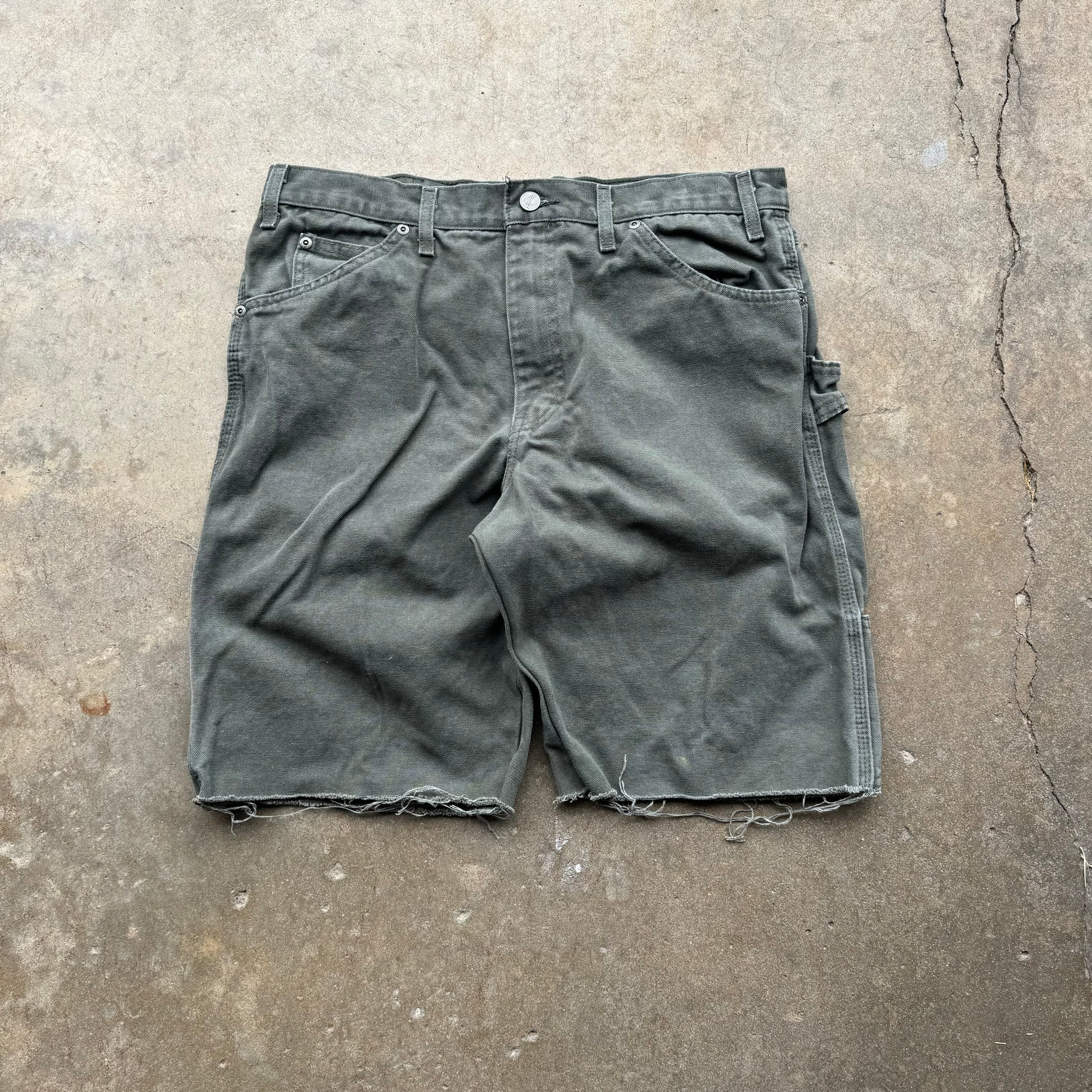(34') 00s Olive Dickies Carpenter Jorts