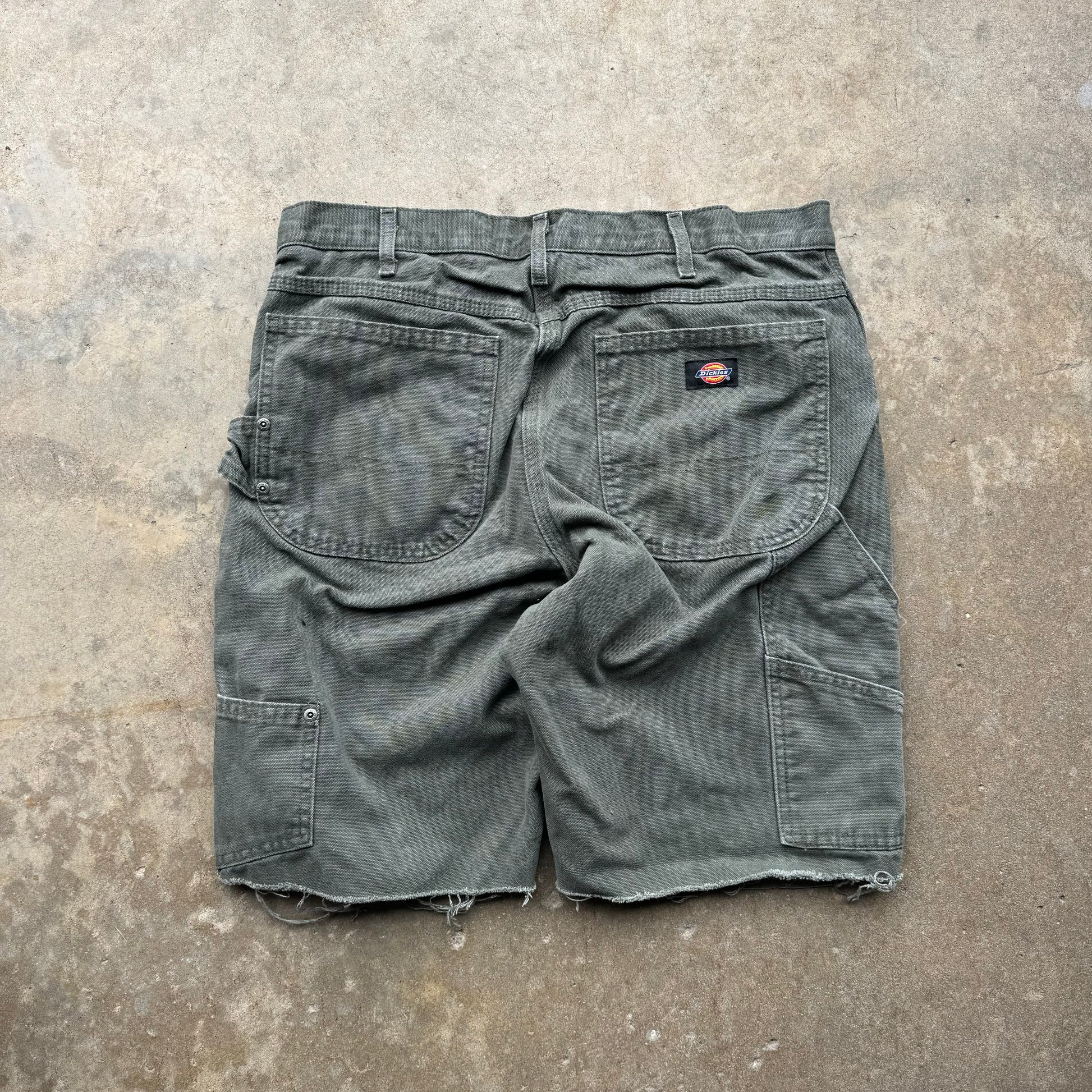 (34') 00s Olive Dickies Carpenter Jorts