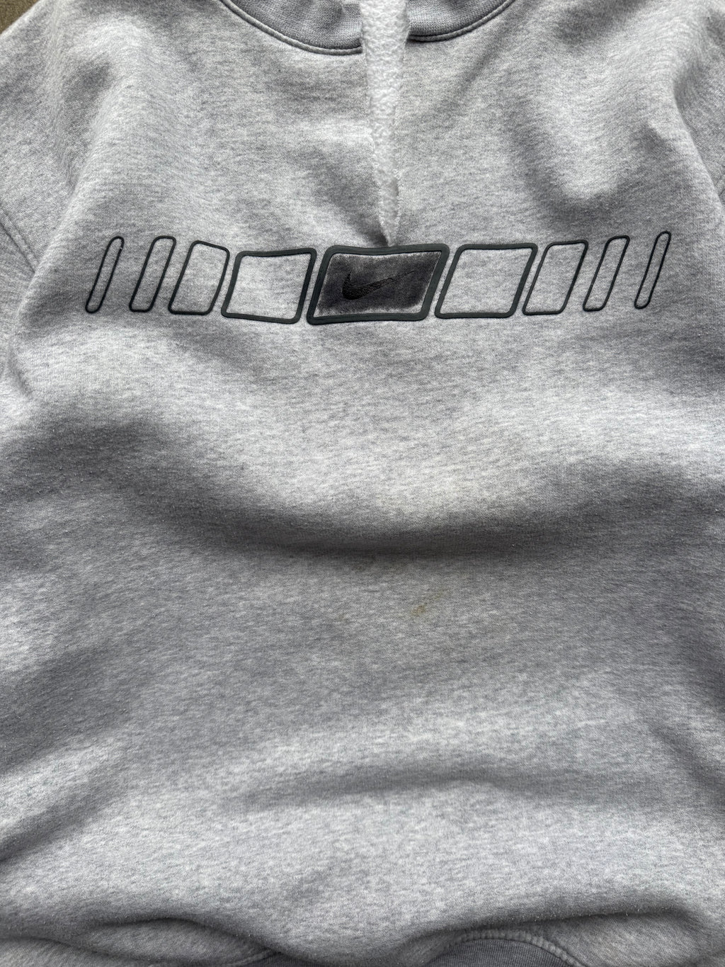 (M) 00s Thrashed Nike Crewneck