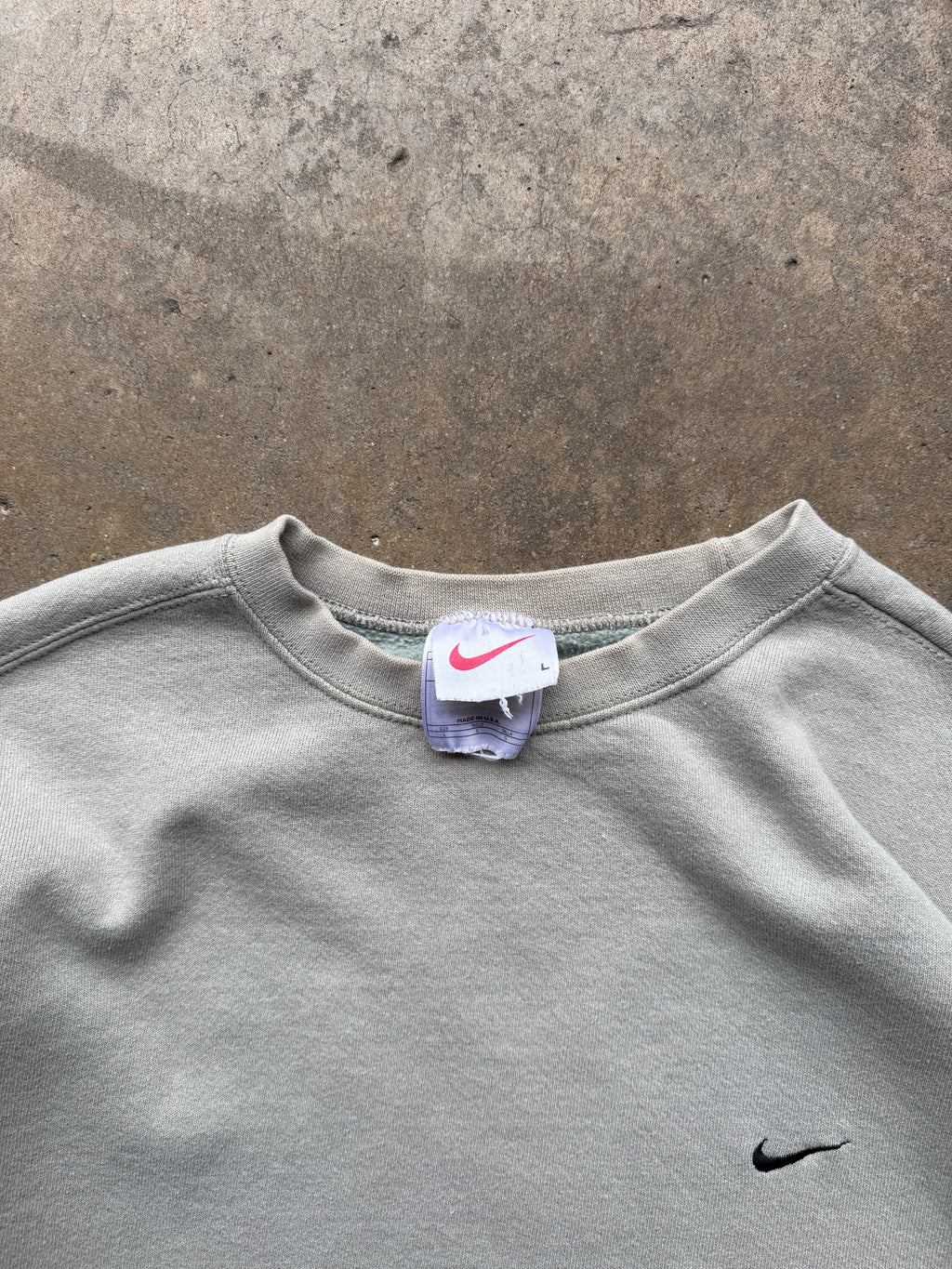 (L) 90s Nike Light Olive Green Crewneck