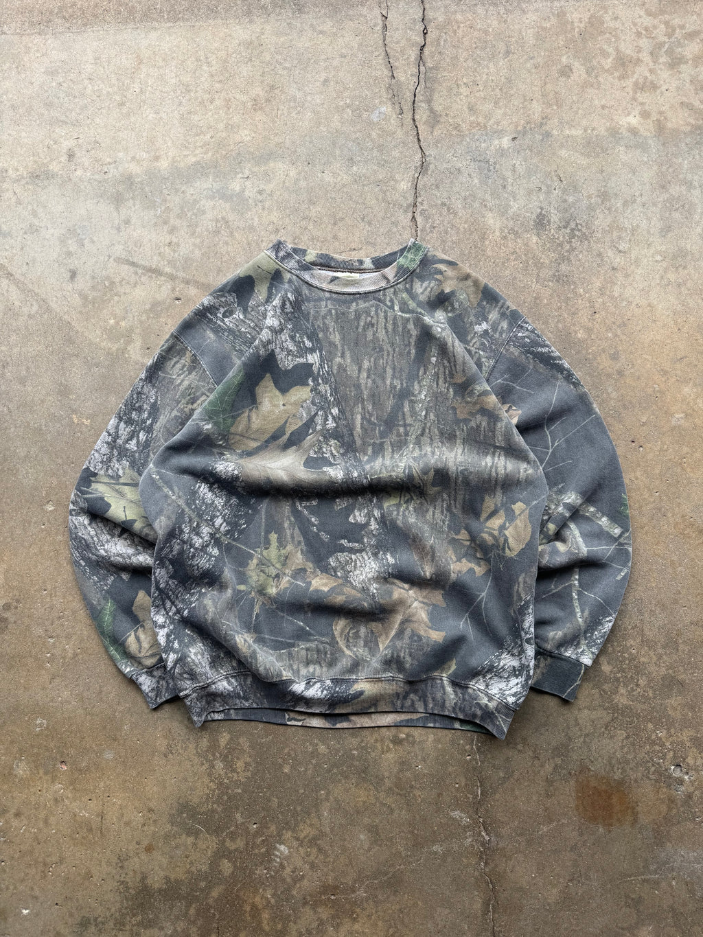 (XL) 90s Faded Camo Crewneck