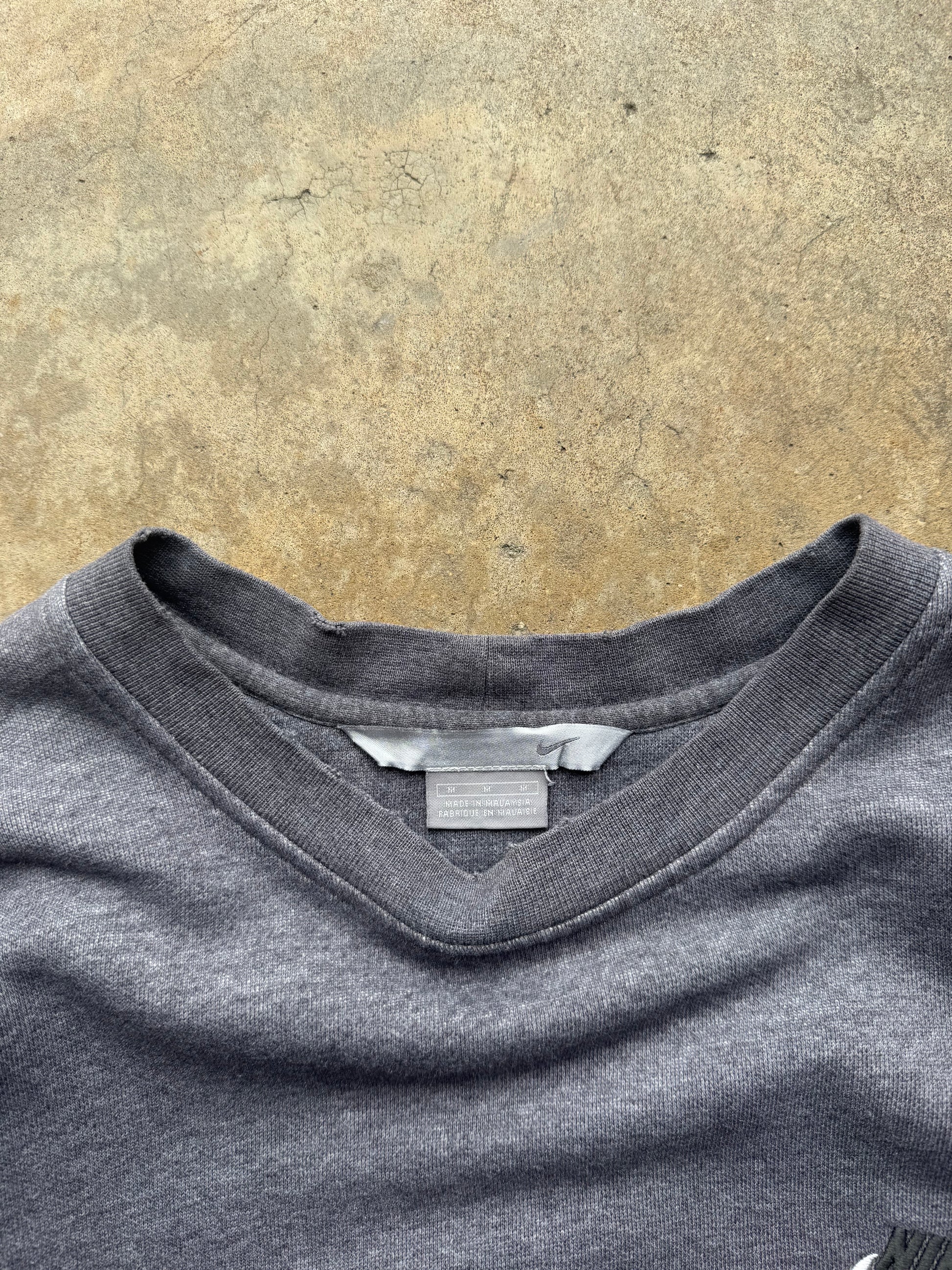 (L) 00s Nike Essential Logo Crewneck