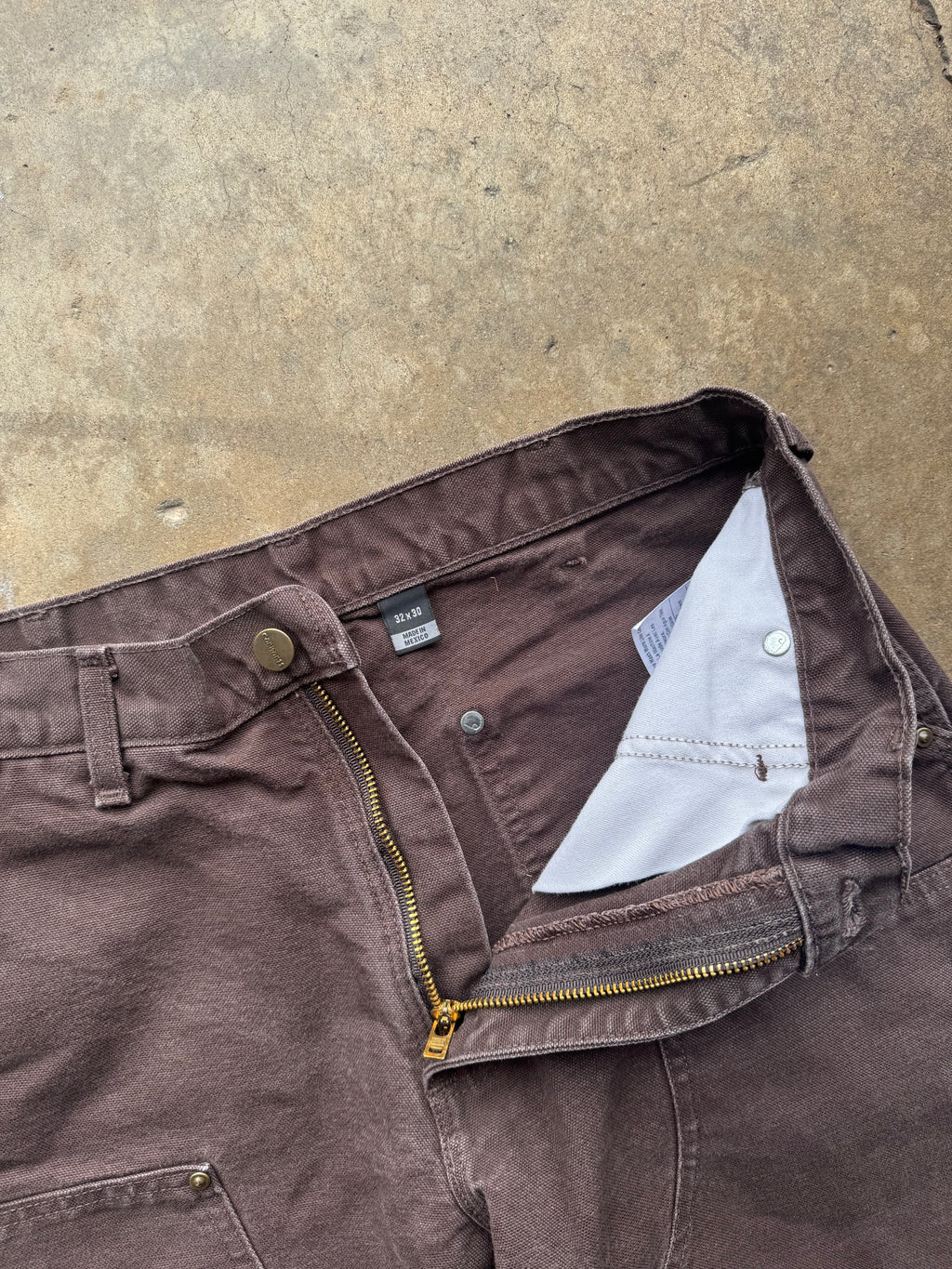 (32) 00s Mocha Carhartt Double Knee Pants