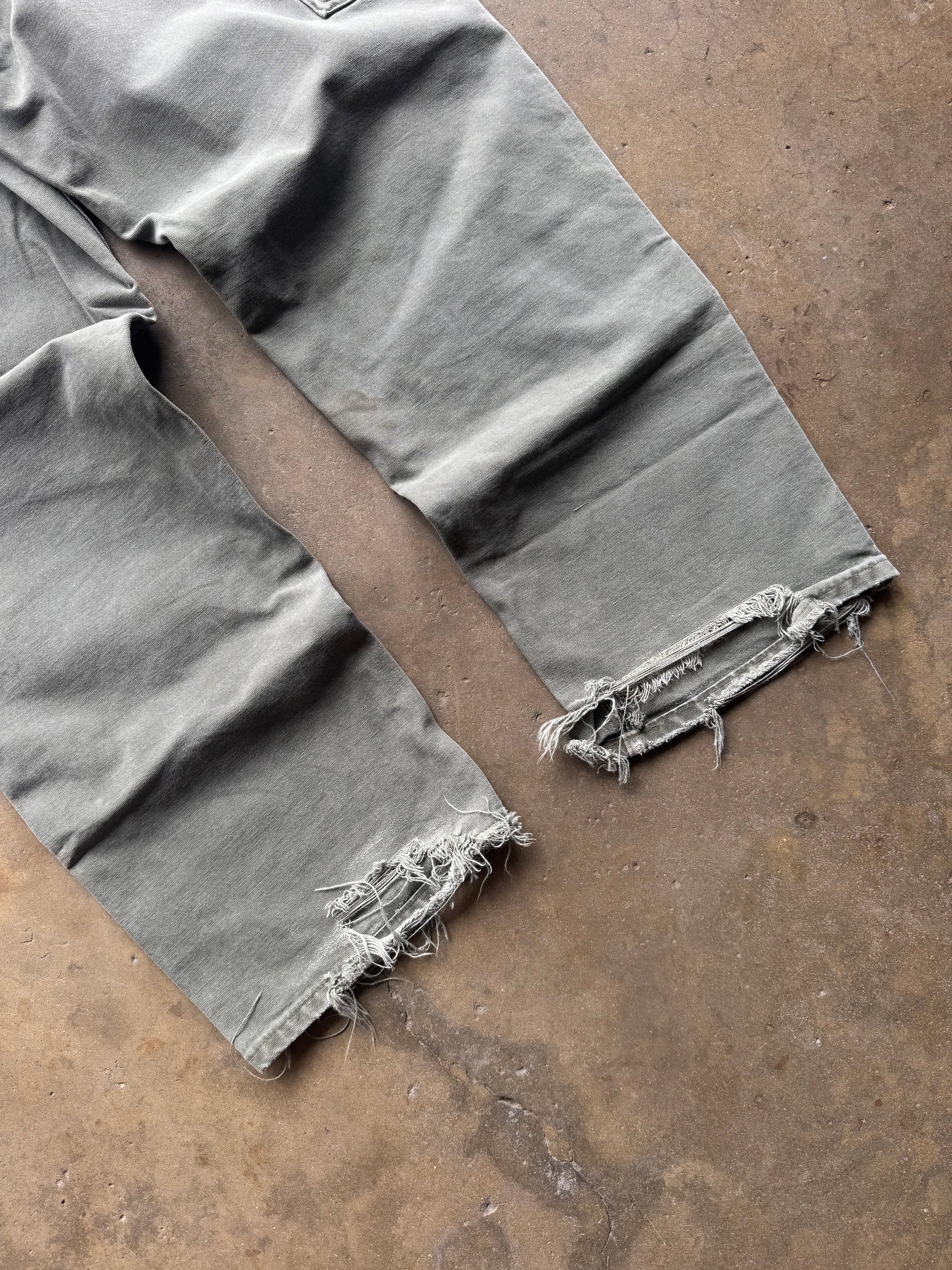 (32) 00s Olive Green Carhartt Double Knee Pants