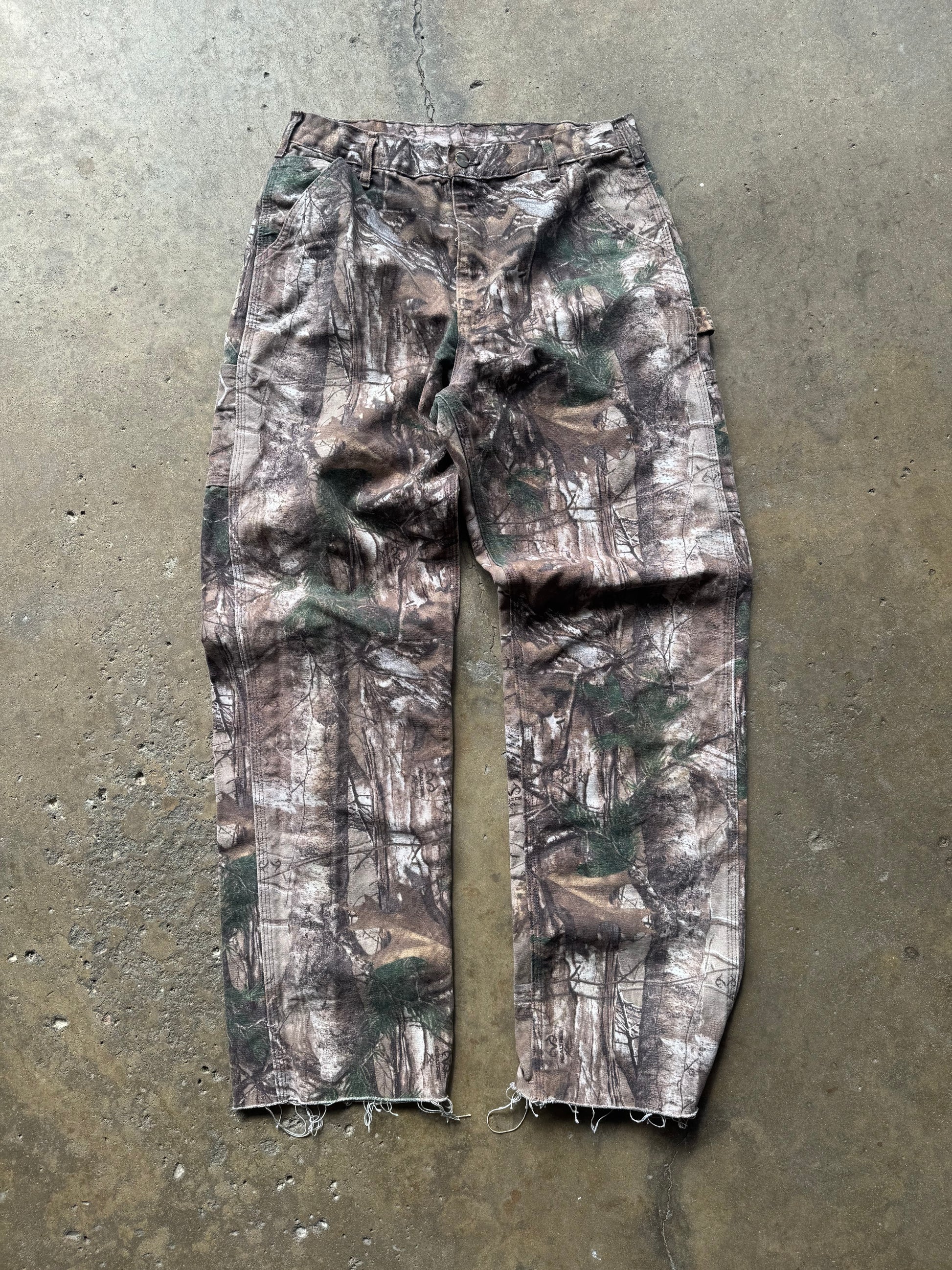(34) 00s Camo Carhartt Carpenter Pants