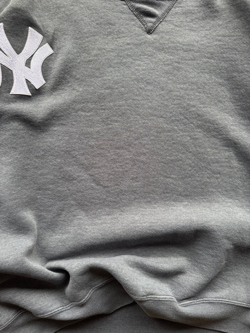 (XL) 00s New York Yankees Russell Athletic Crewneck
