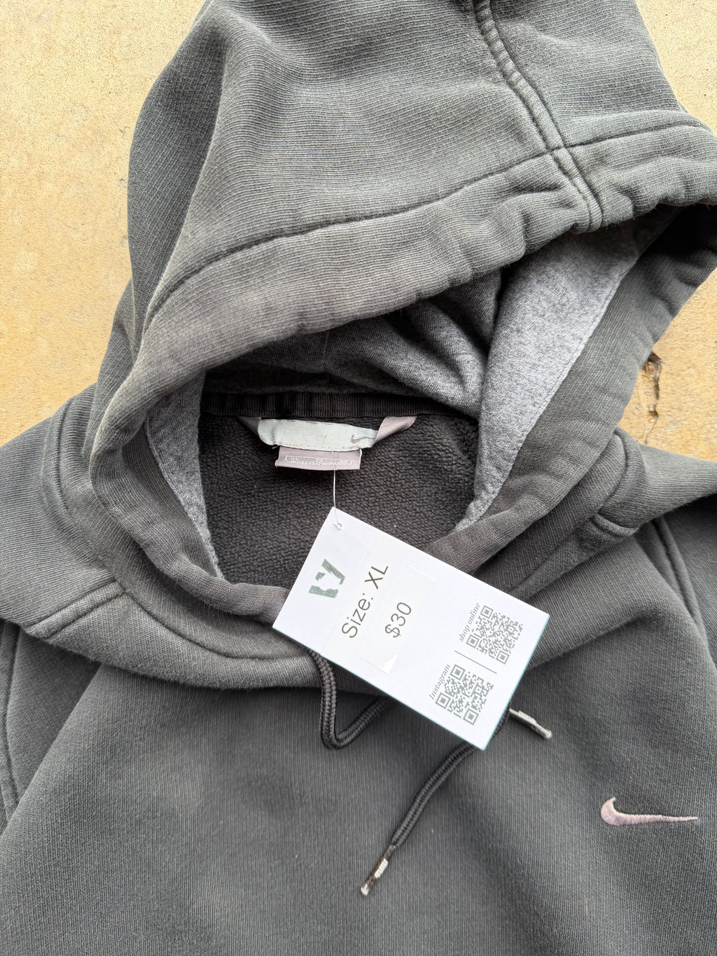 (L) 00s Black Nike Logo Hoodie