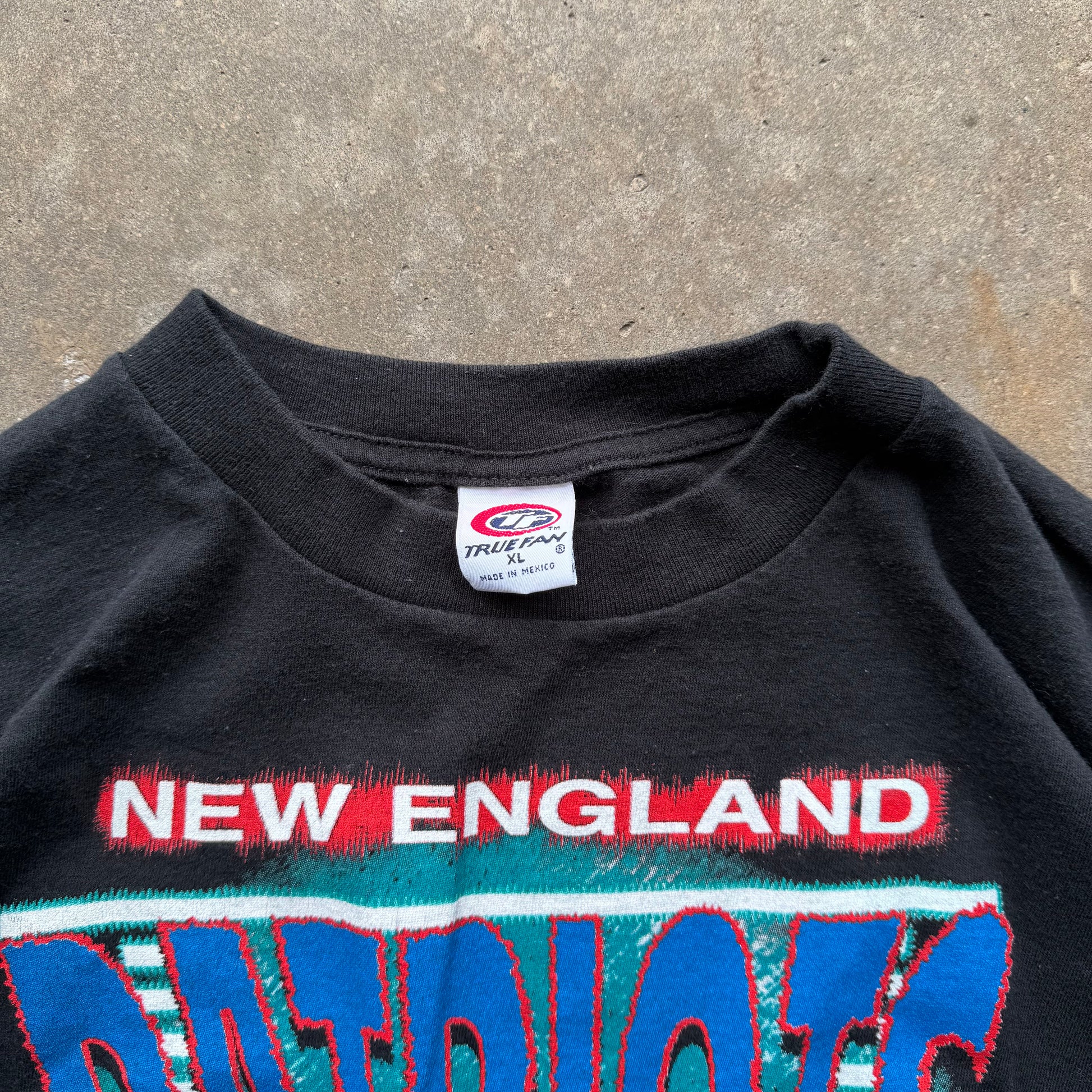(XL) 00s New England Patriots Graphic Tee